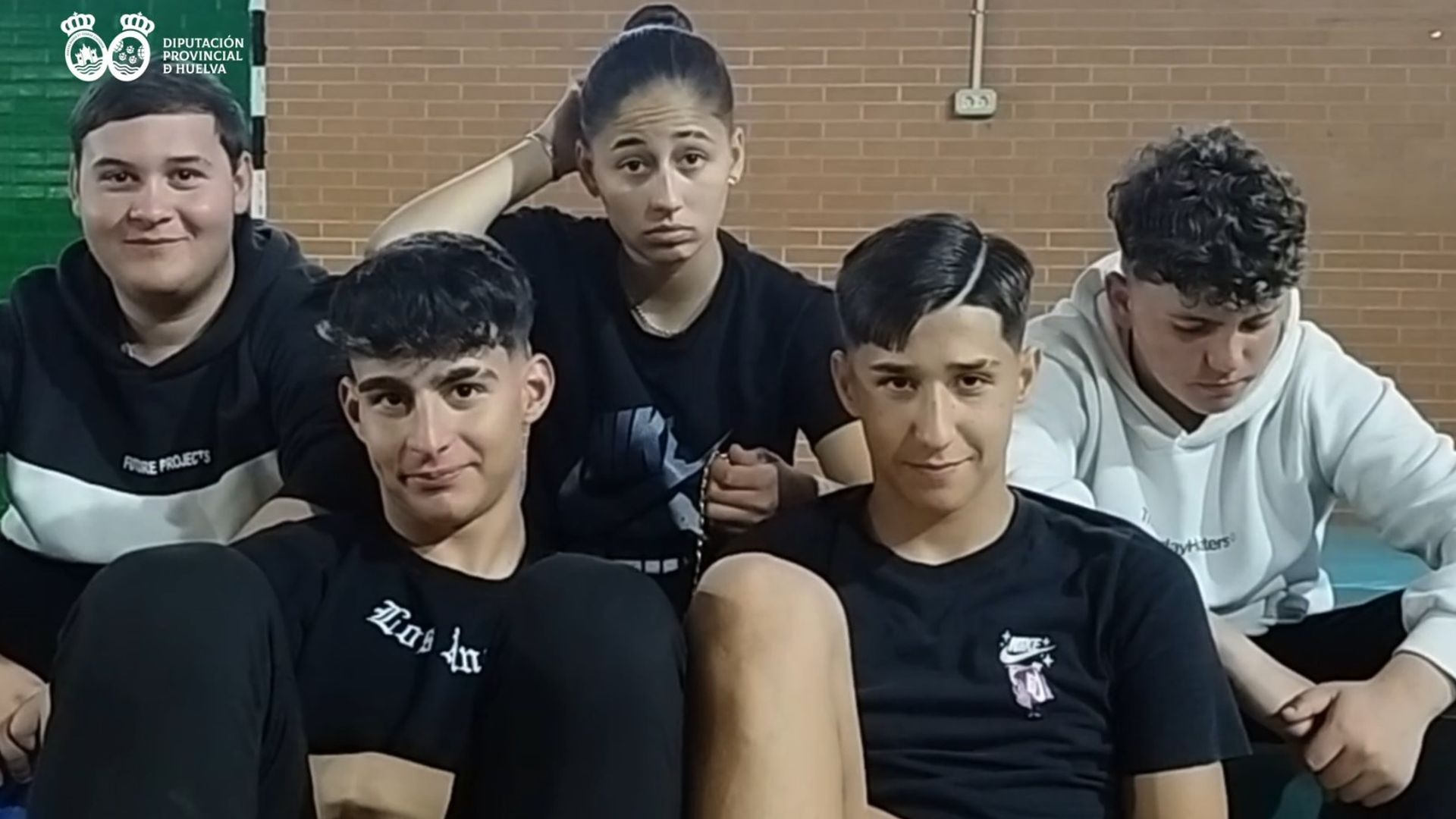 Ismael convierte un rap improvisado en un himno para animar a los jóvenes a dejar las pantallas