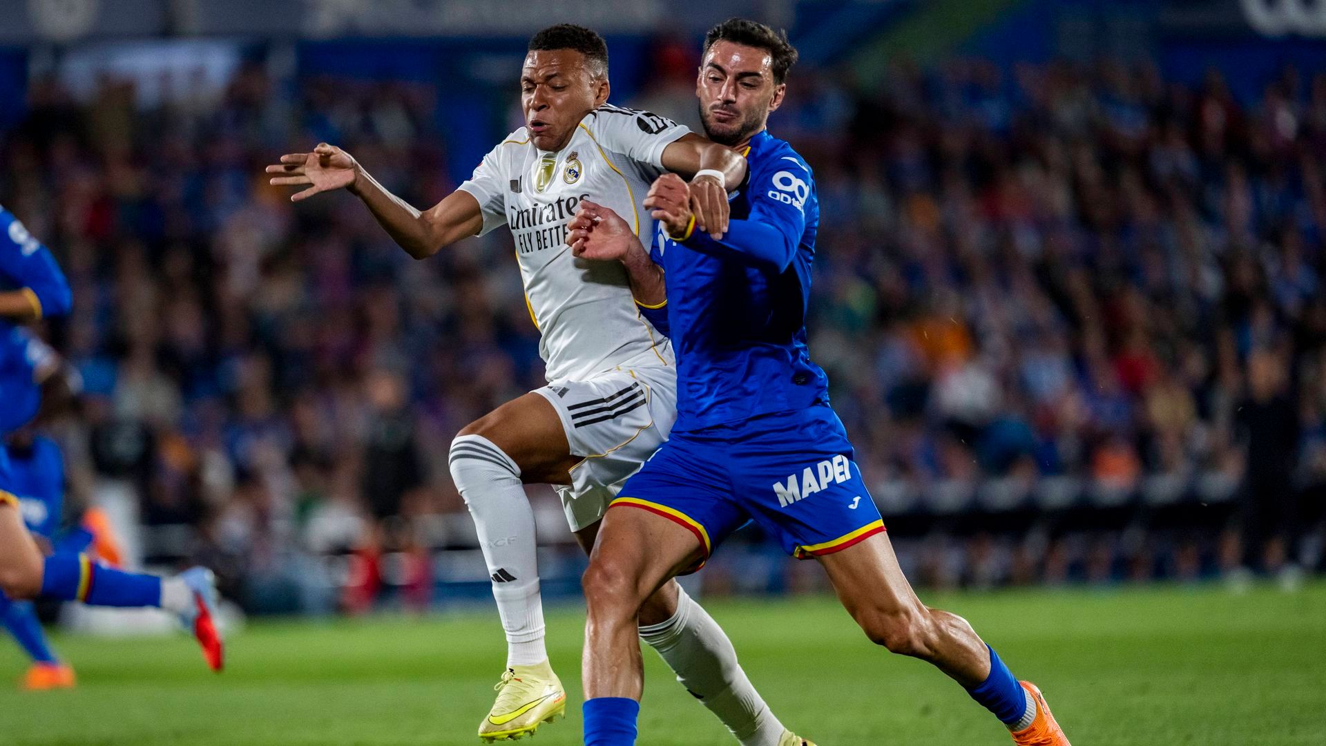 Juan Iglesias, ante Kylian Mbappé.