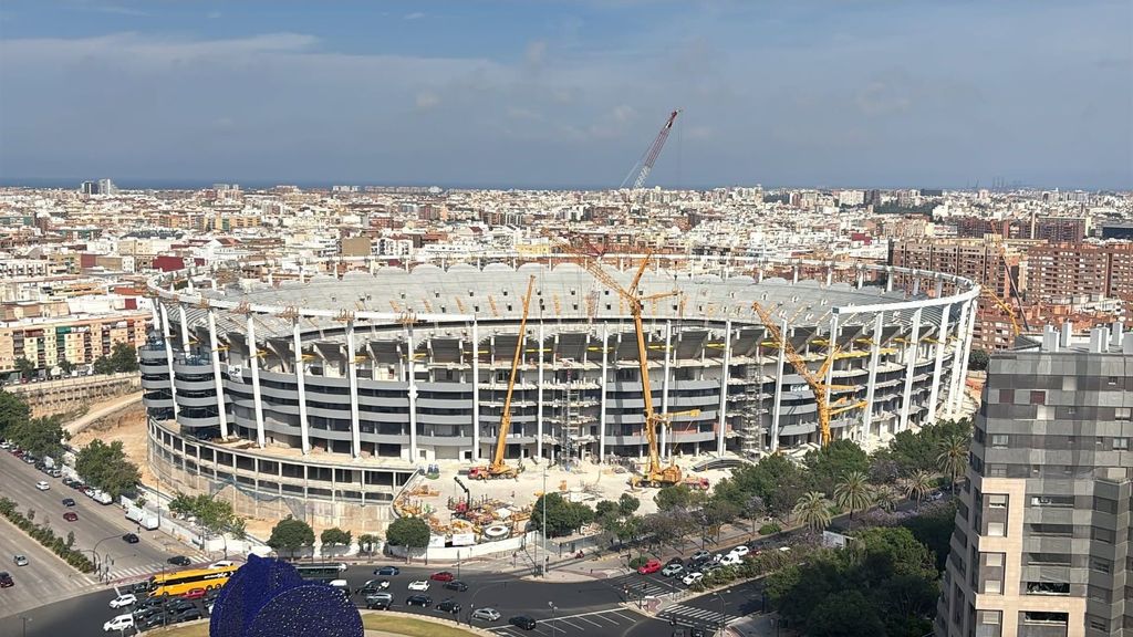 El Valencia ultima los detalles en el Nou Mestalla previos a la cubierta