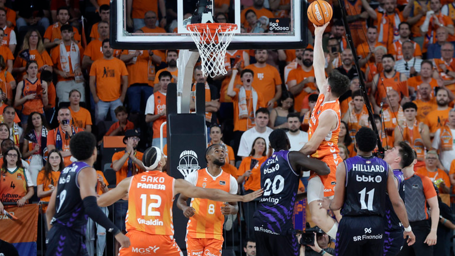 Valencia Basket sufre para ganar a Surne Bilbao en cuartos de final