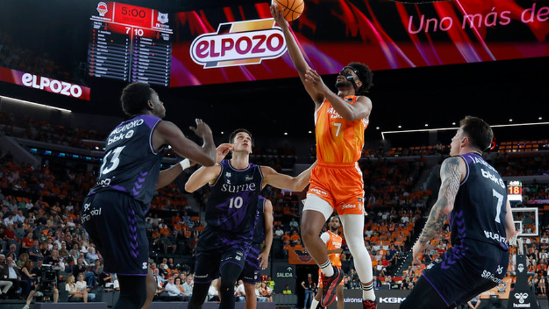 Valencia Basket sufre para ganar a Surne Bilbao en cuartos de final