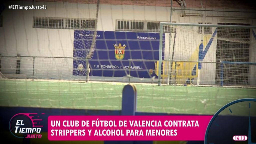 El entrenador del club de fútbol de Valencia investigado por contratar a una stripper en una fiesta donde había menores: "Hay muchas mentiras"