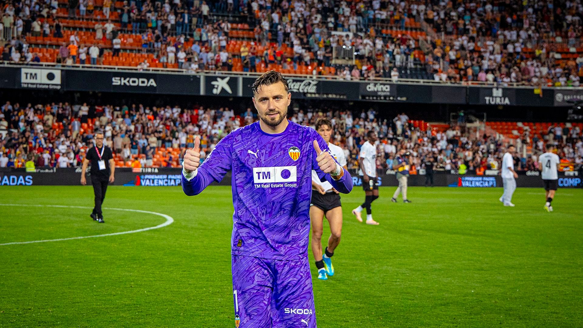 Stole Dimitrievski con el Valencia CF