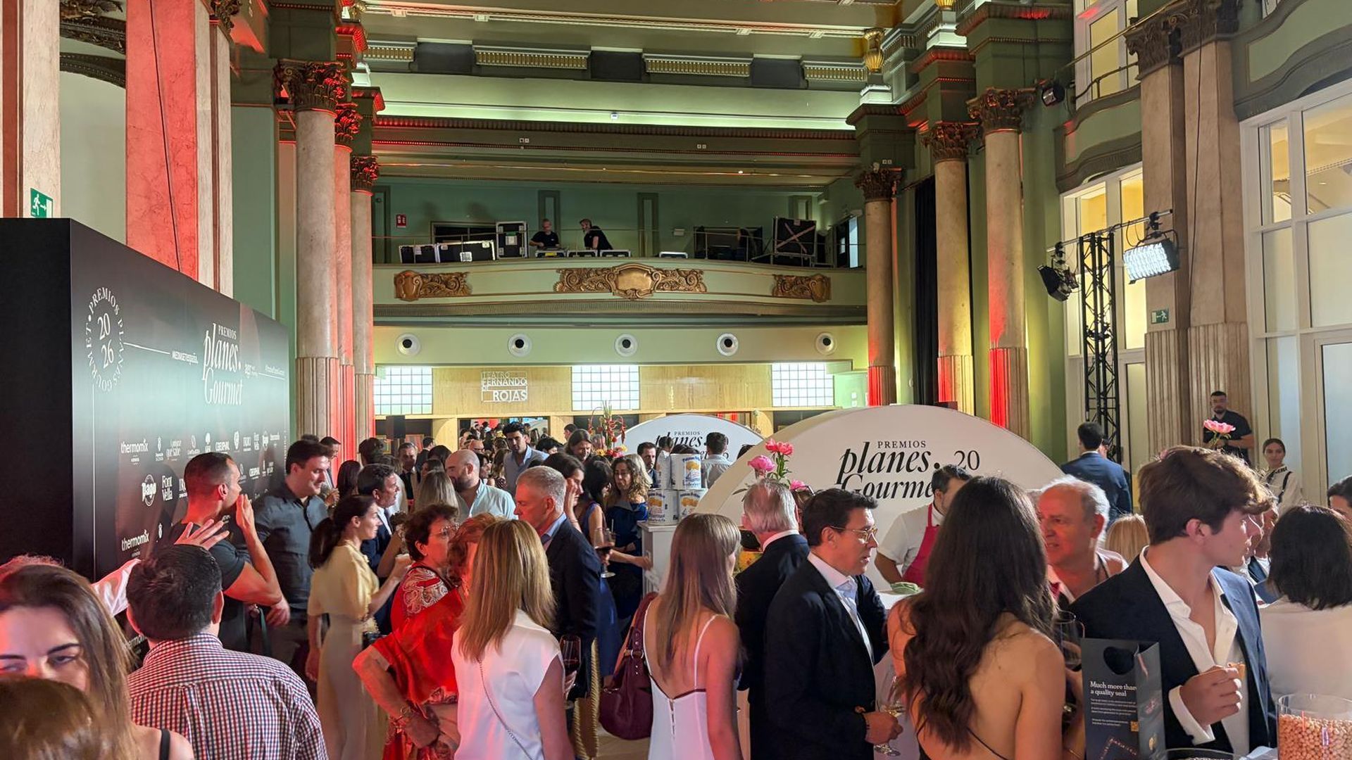 El ambiente en el cóctel en la II Edición de los Premios Planes Gourmet