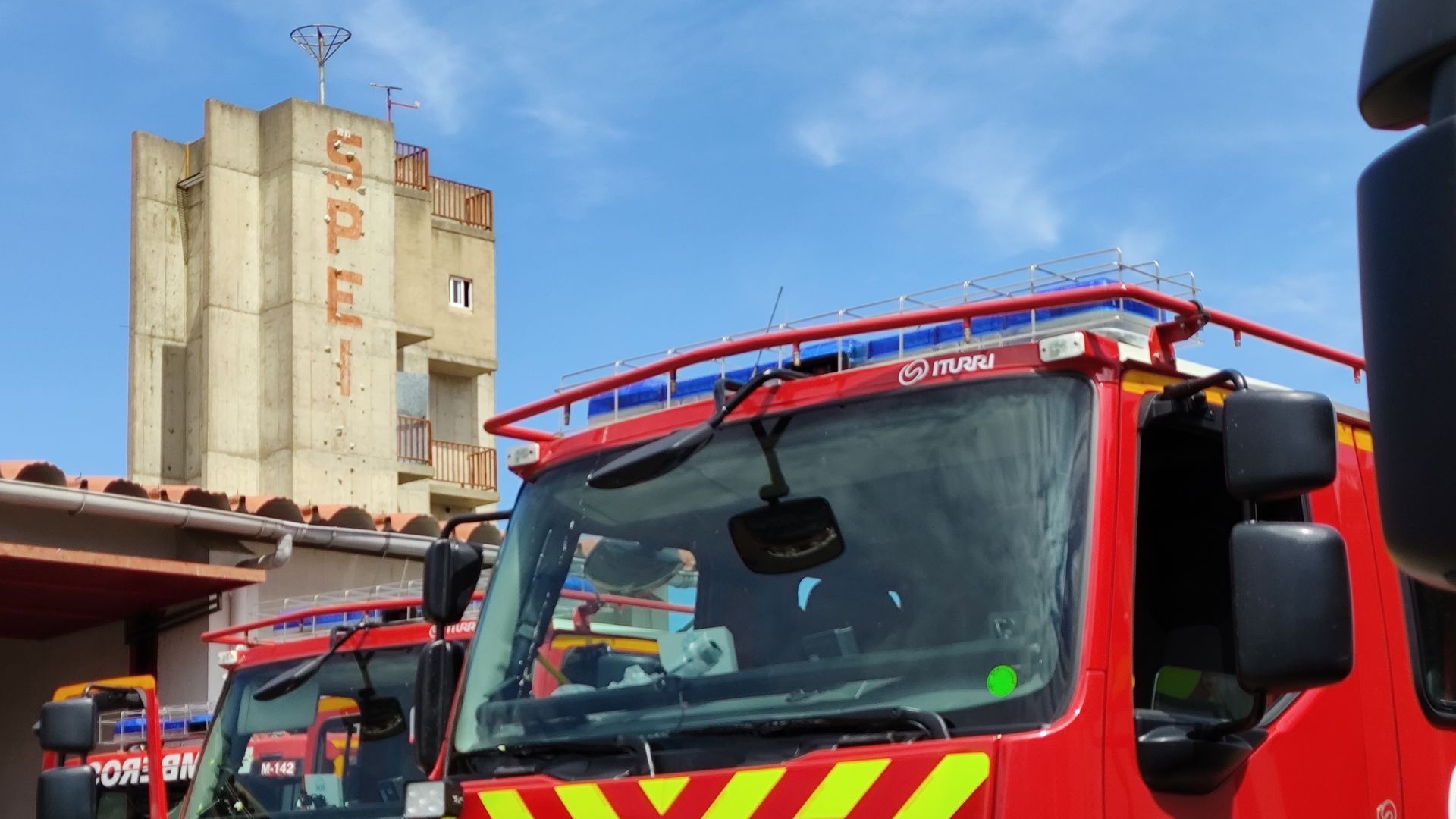 EuropaPress_6947804_camiones_consorcio_provincial_bomberos_diputacion_badajoz_parque_merida