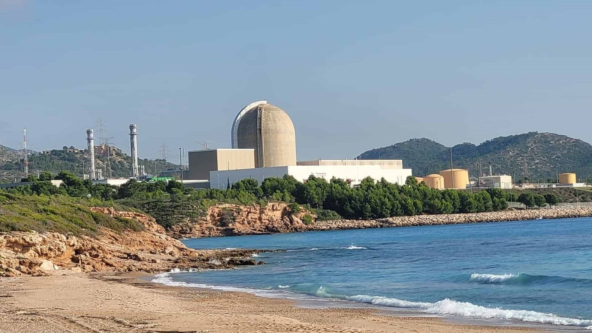 EuropaPress_7026529_imagen_central_nuclear_vandellos_ii_tarragona