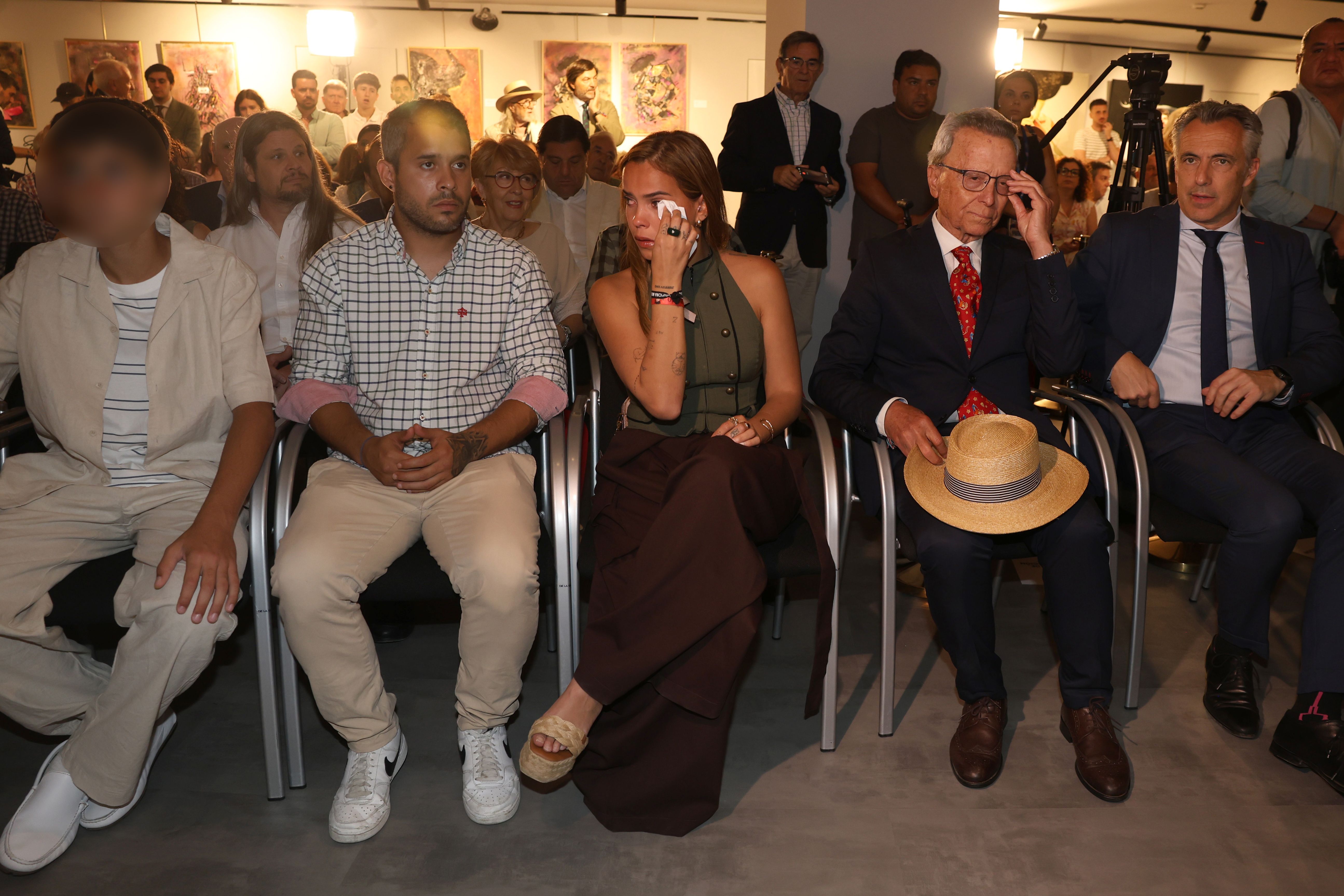 Gloria Camila, muy emocionada en el homenaje a su padre
