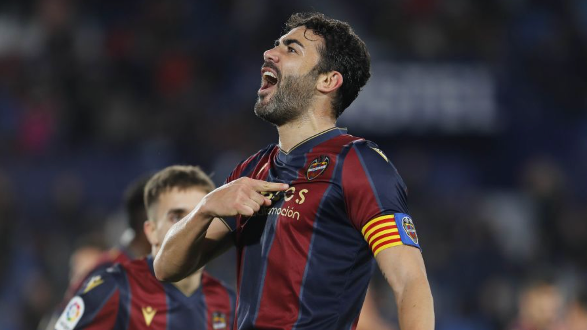 Iborra con el Levante celebra un gol al Málaga