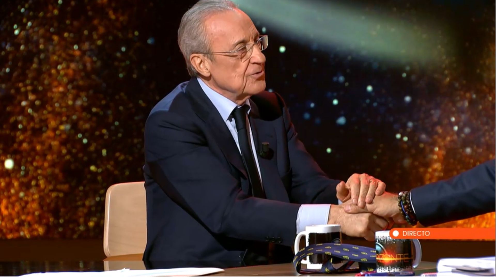 Iker Jiménez comparte con Florentino Pérez una anécdota que marcó su vínculo con el Real Madrid y le entrega un regalo: 