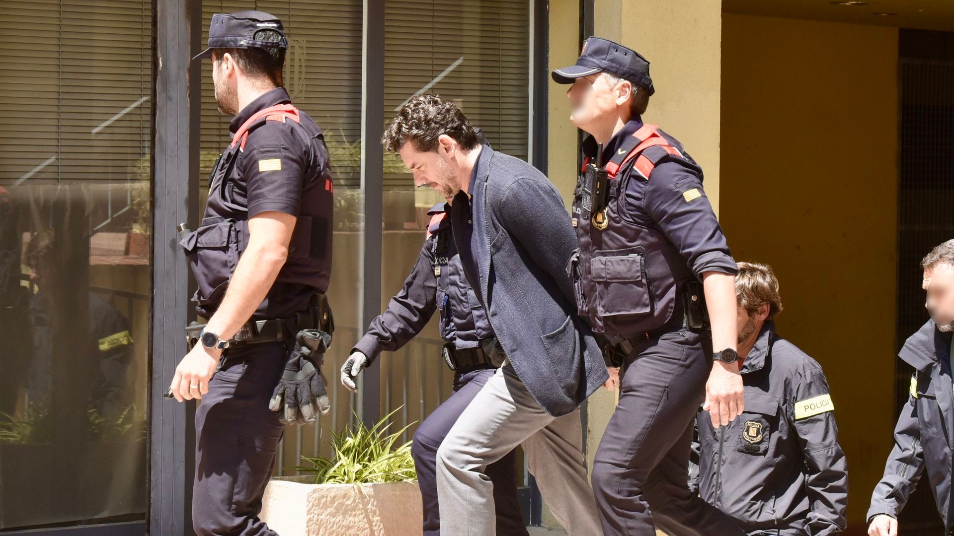 Jonathan Andic paseó por la misma ruta y hasta el punto exacto por donde cayó su padre cuatro días antes de la caída mortal