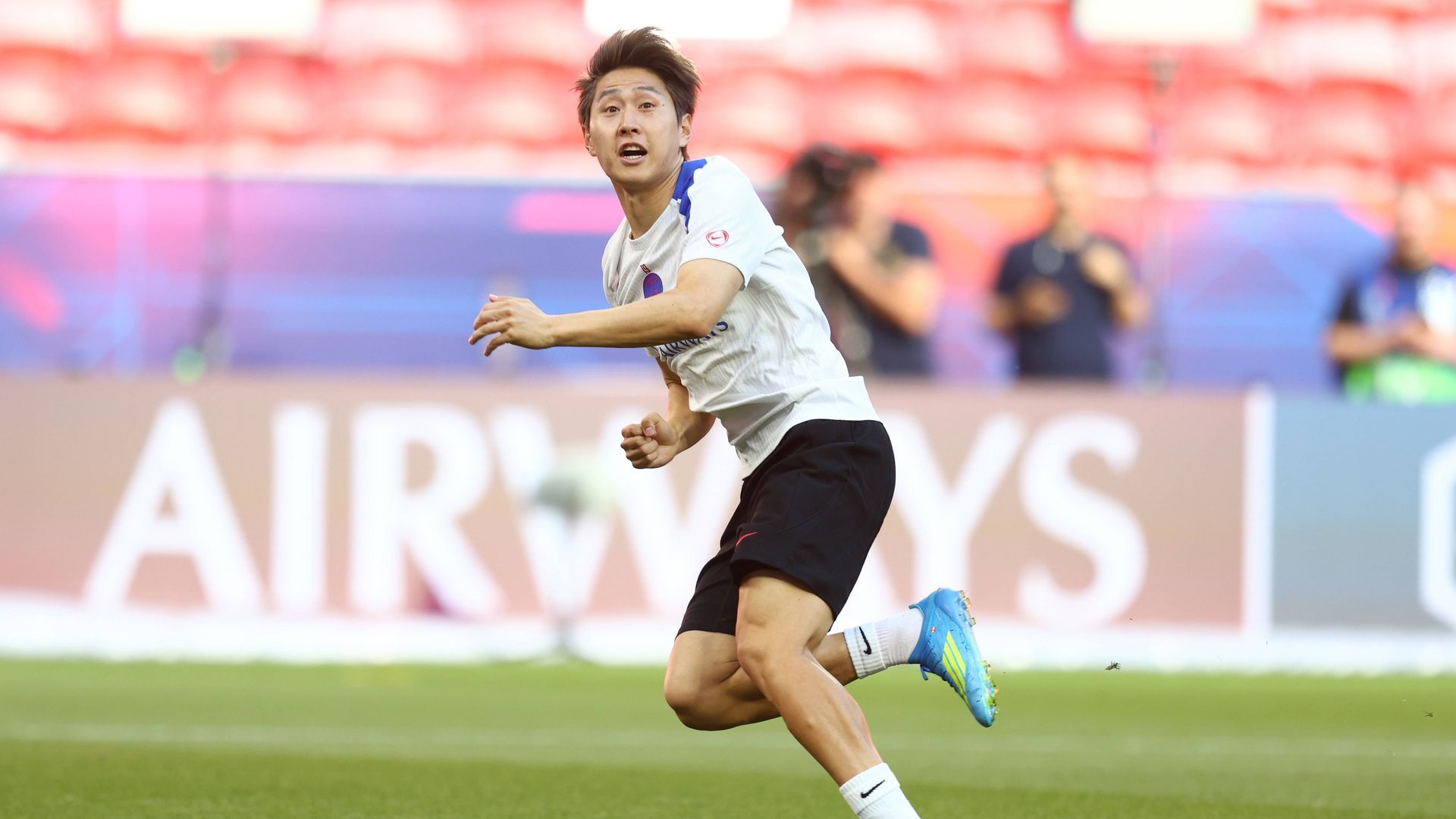 Kang In Lee en un entrenamiento