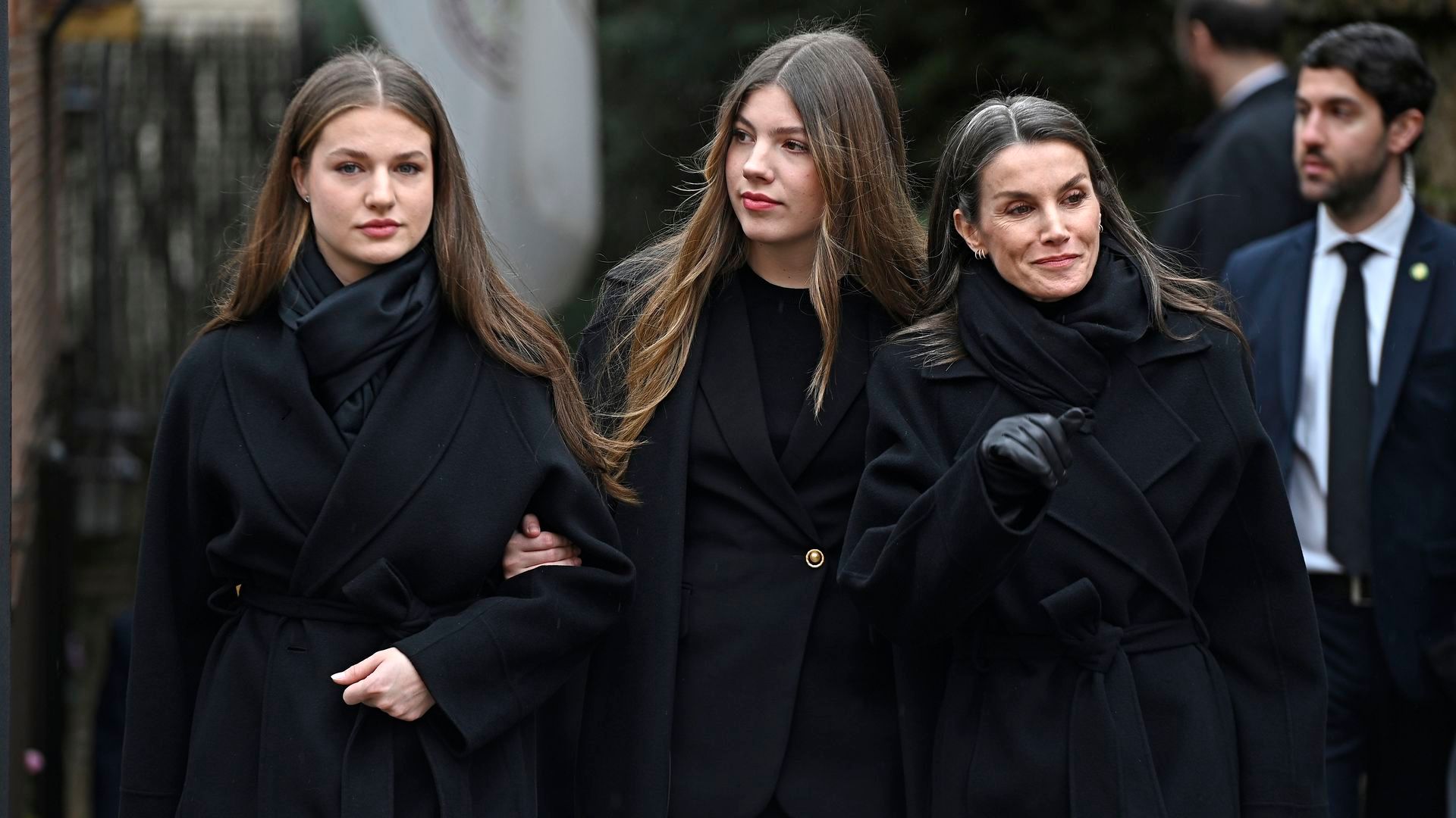La reina Letizia y sus hijas, la princesa Leonor y la infanta Sofía, el pasado mes de enero