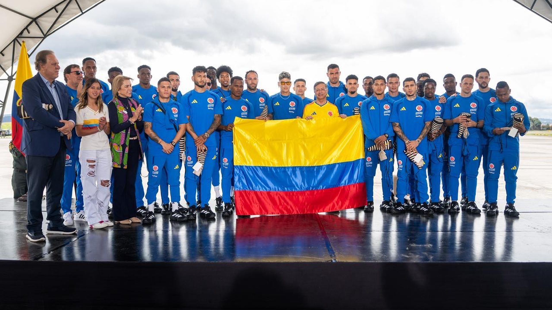 La Selección de Colombia con Petro