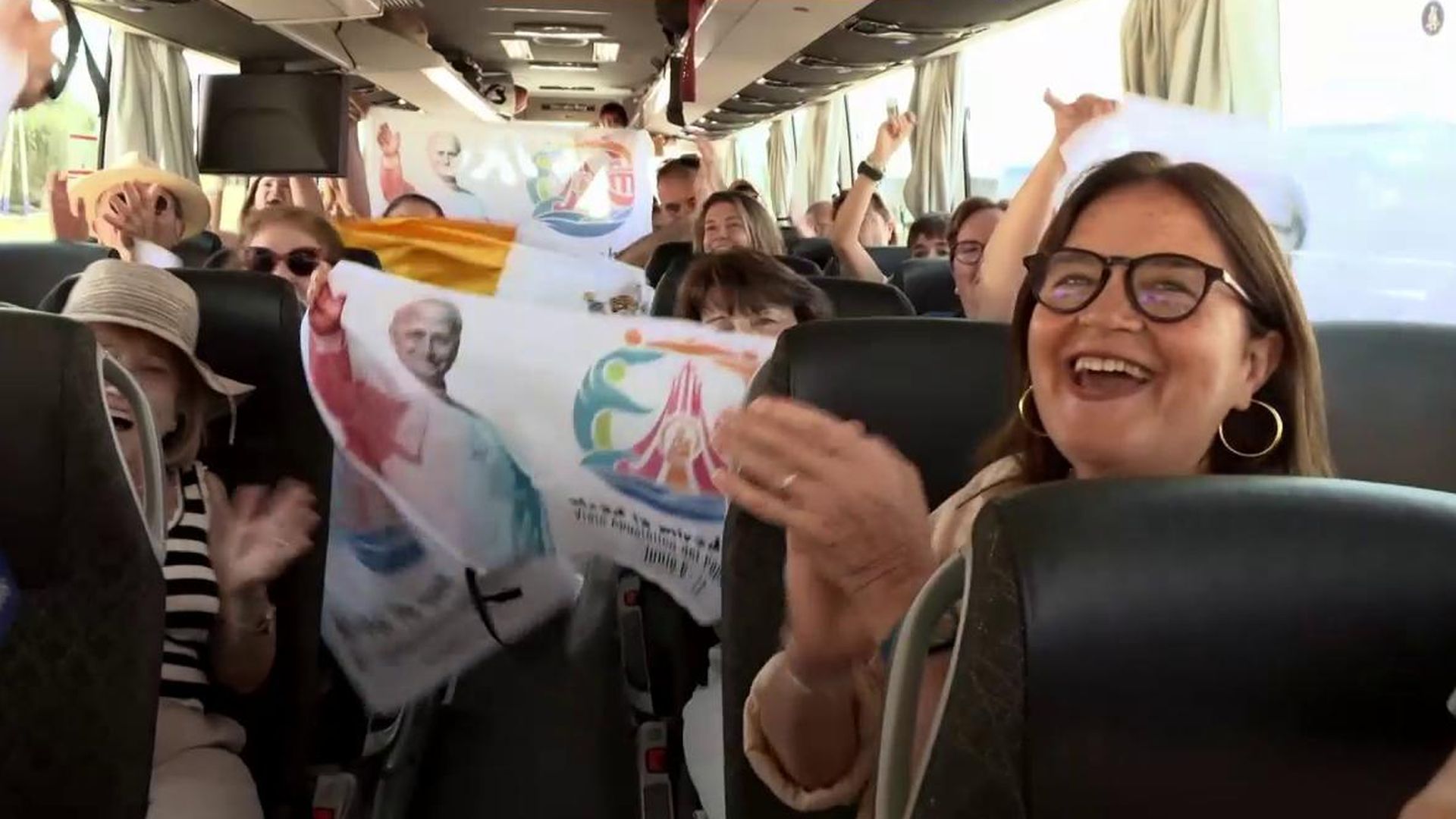La visita del papa León XIV a Madrid consigue lo imposible: el cruce de generaciones que unen a miles de personas
