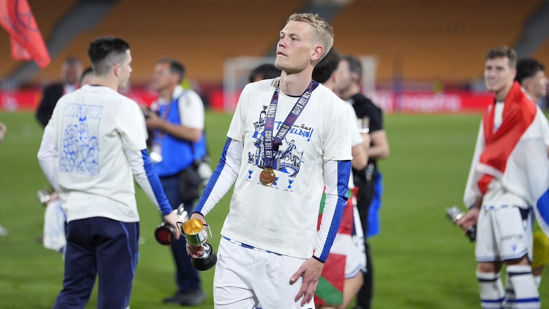 Orri Óskarsson celebra la Copa del Rey en La Cartuja