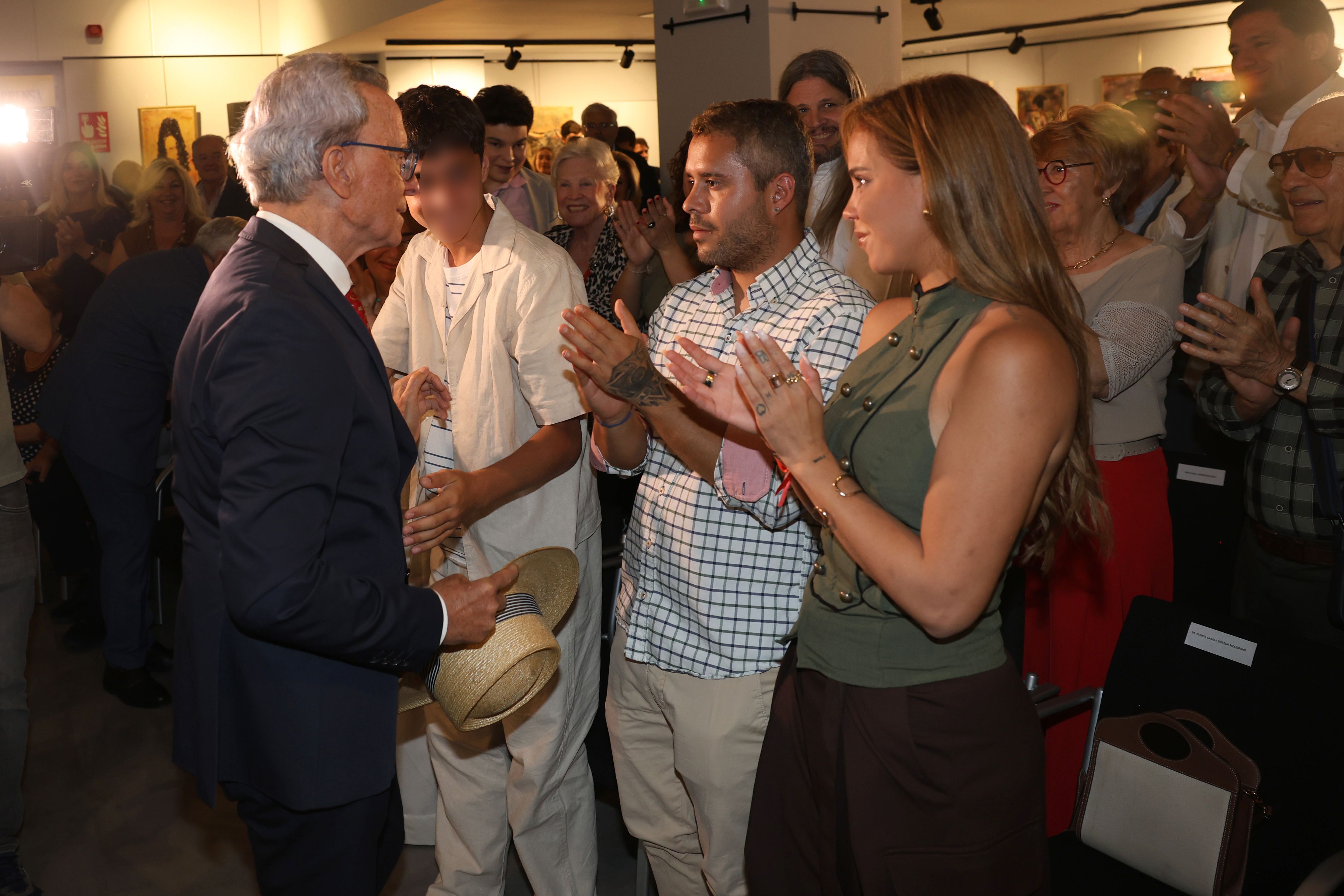 Ortega Cano con sus tres hijos, Gloria Camila, José Fernando y José María