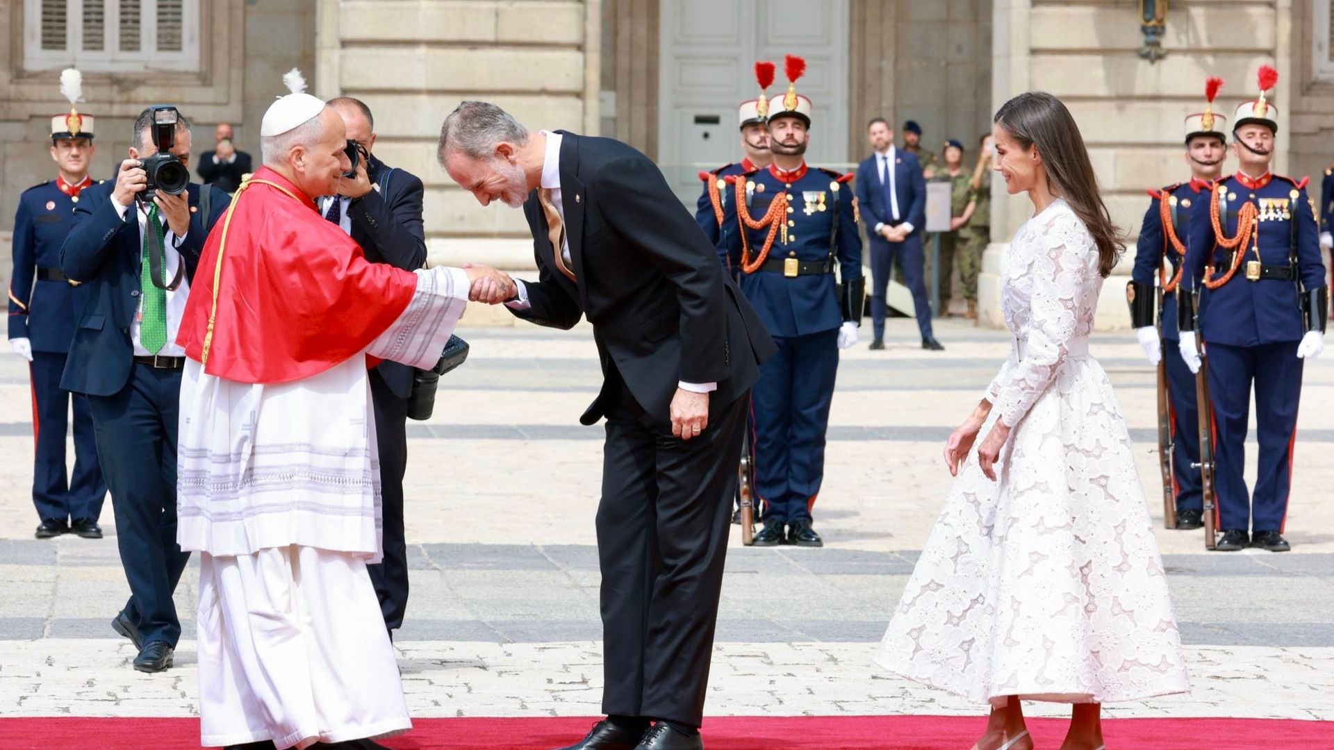 El papa junto a los reyes este 6 de junio