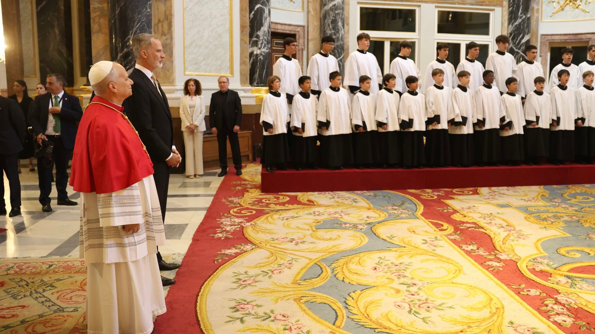 El papa y el rey en la Capilla Real del Palacio Real