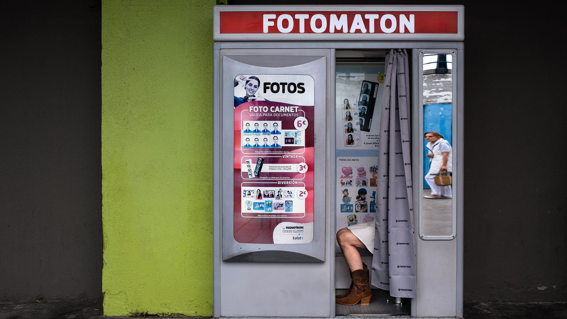 La fotografía titulada Fotomatón, una de las ganadoras del certamen Recorridos Urbanos de PhotoEspaña La fotografía titulada Fotomatón, una de las ganadoras del certamen Recorridos Urbanos de PhotoEspaña