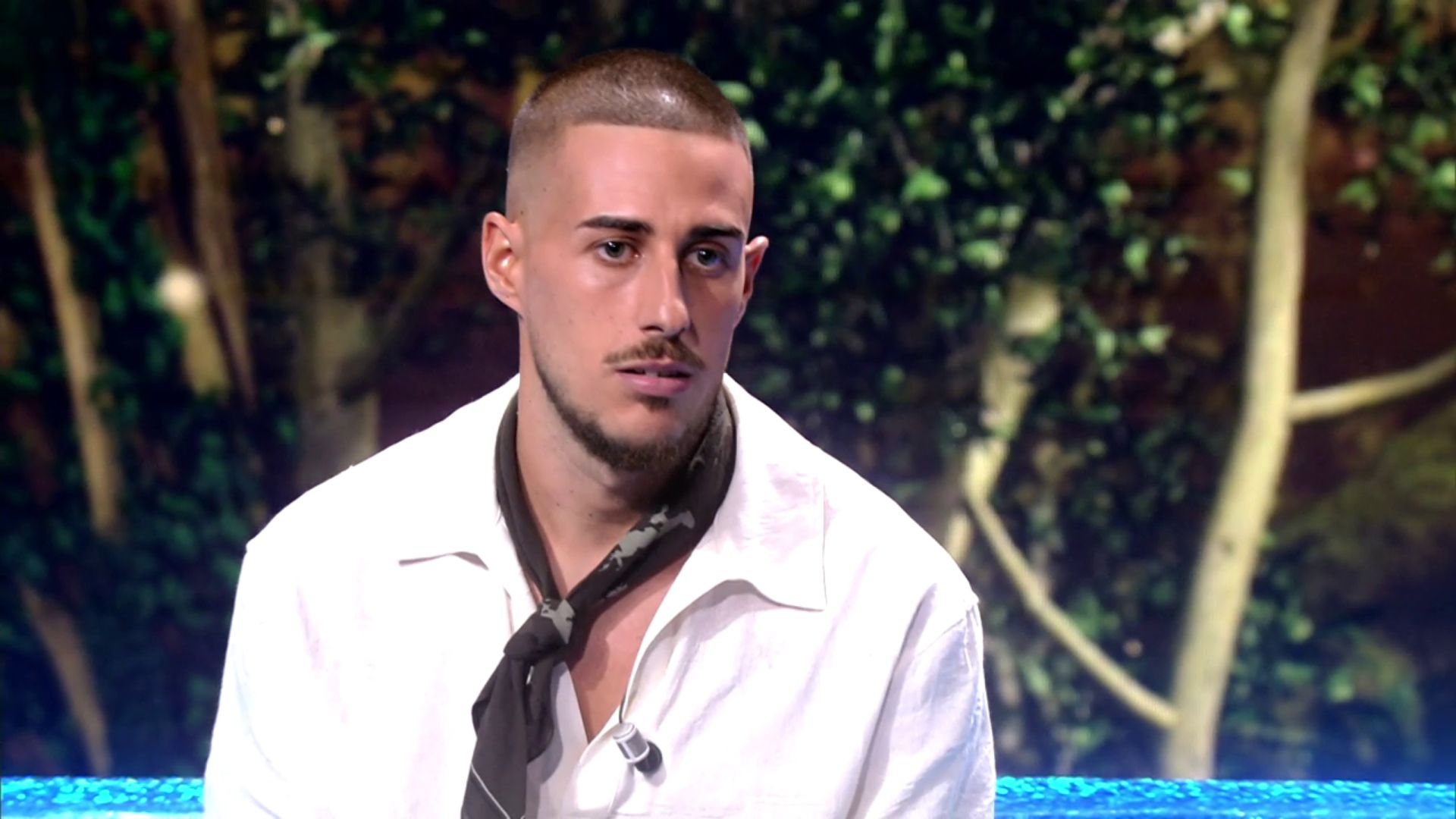 Borja, decepcionado, señala la "falsedad" de Claudia con él 