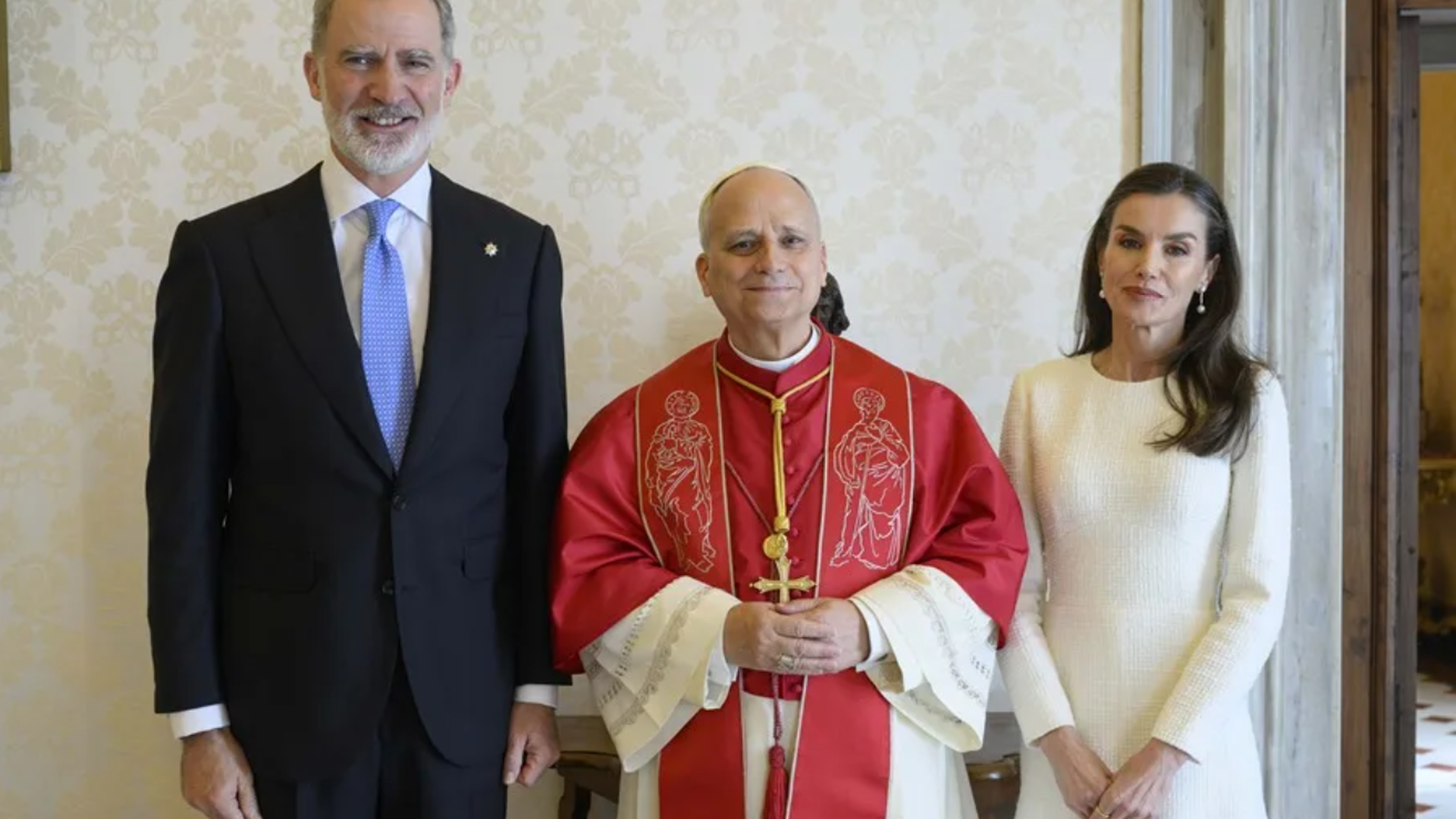 El rey Felipe VI, el papa León XIV y Doña Letizia El rey Felipe VI, el papa León XIV y Doña Letizia