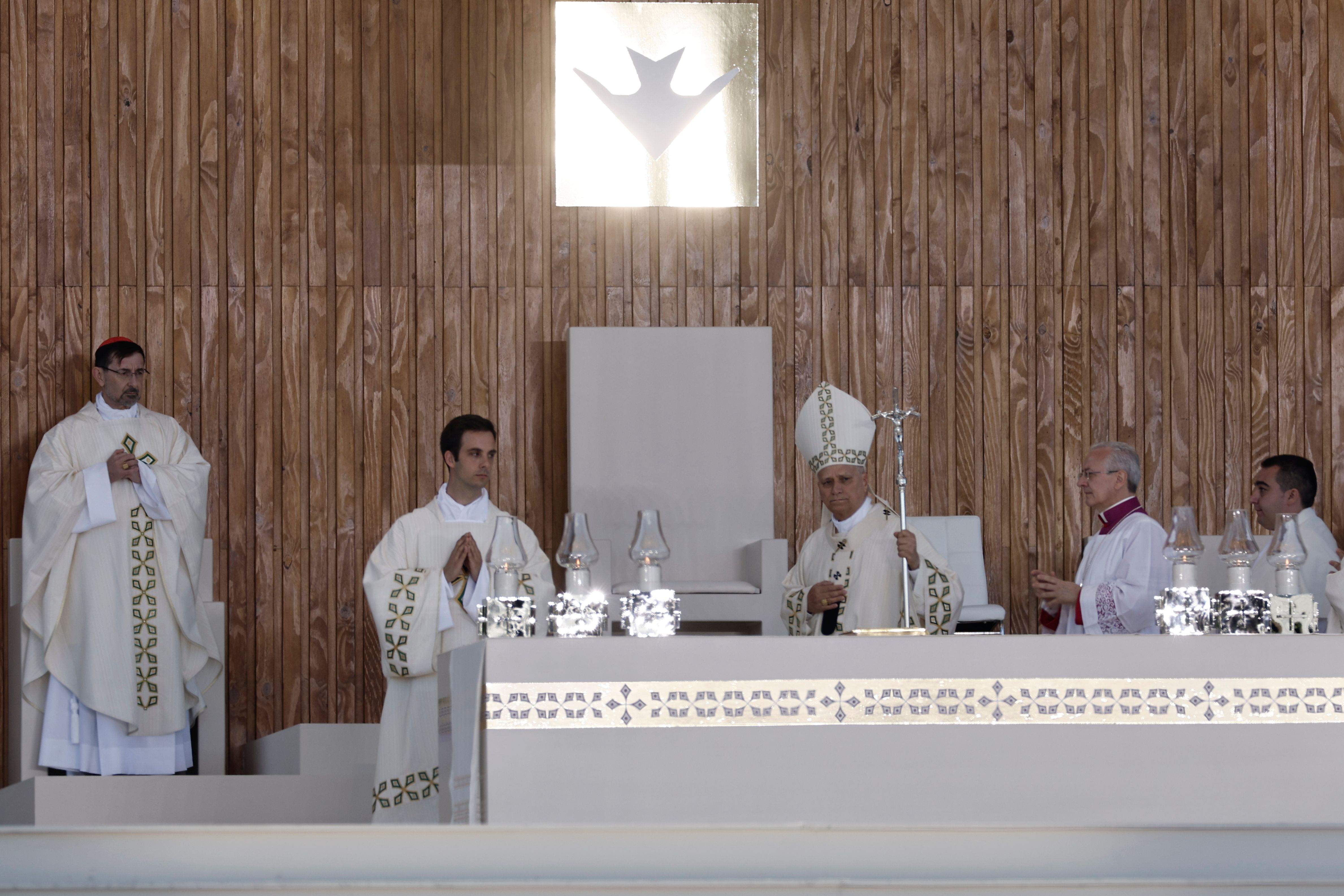 Las espectaculares imágenes de la masiva misa del Corpus Christi en Cibeles