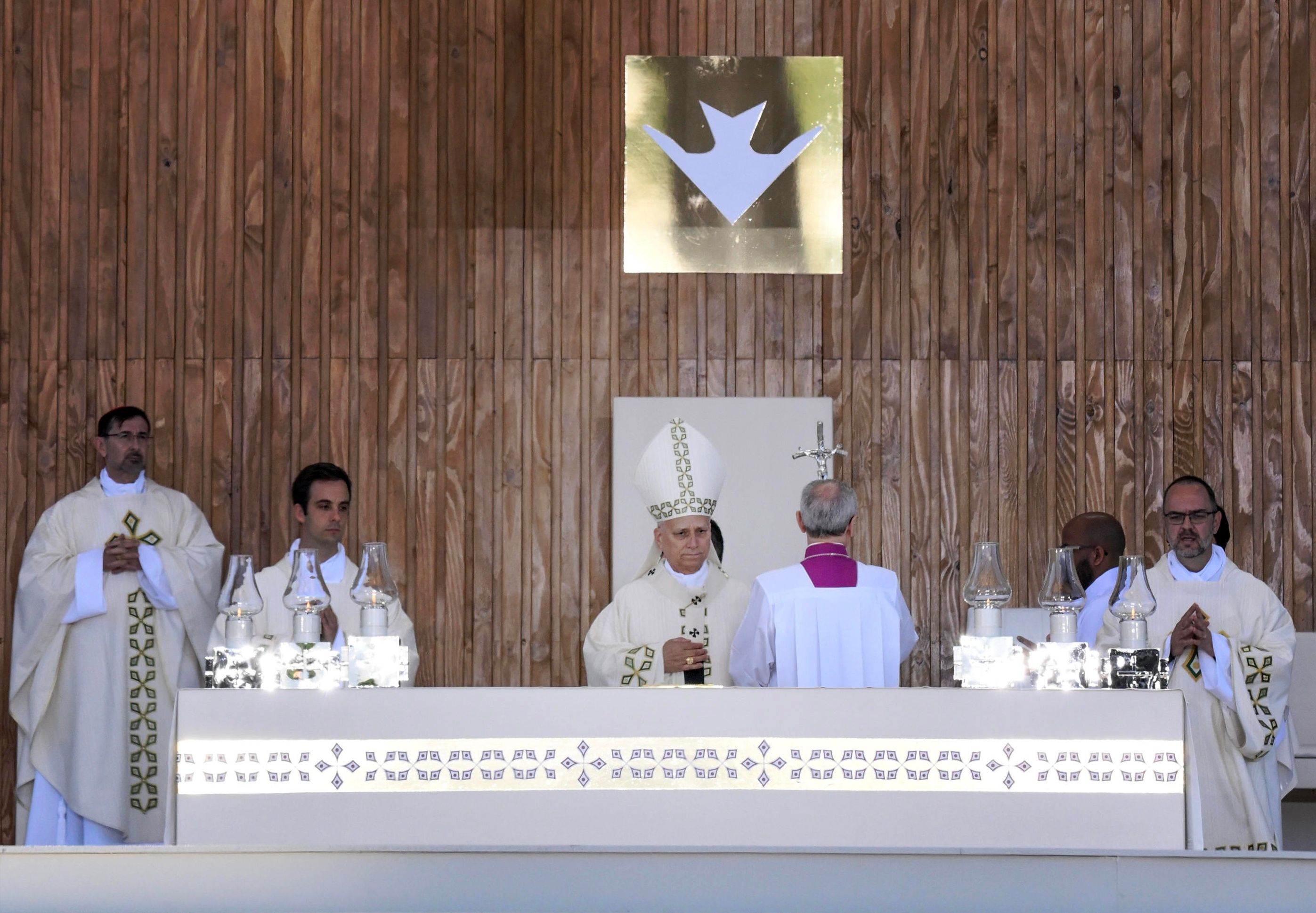 Las espectaculares imágenes de la masiva misa del Corpus Christi en Cibeles