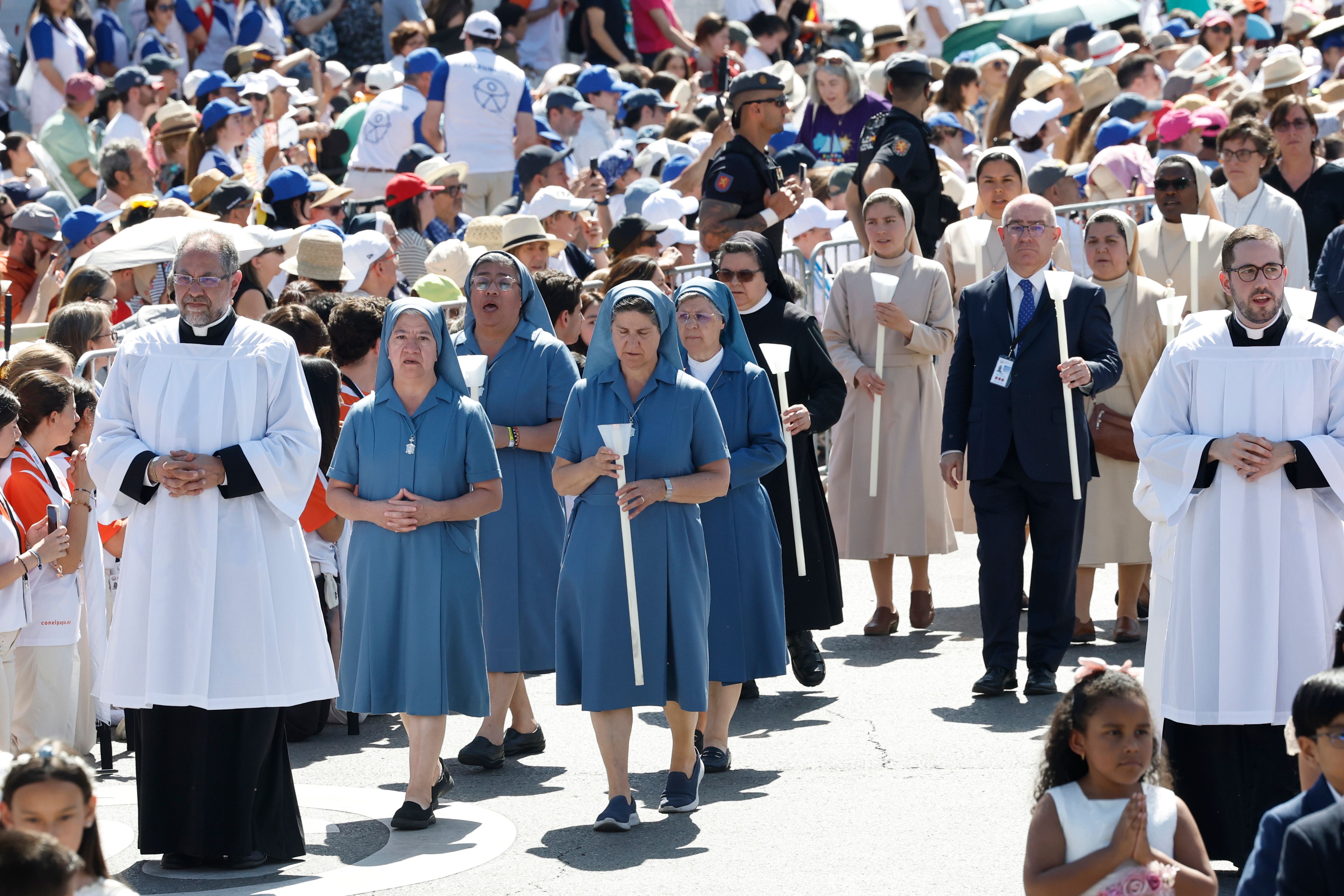 Las espectaculares imágenes de la masiva misa del Corpus Christi en Cibeles