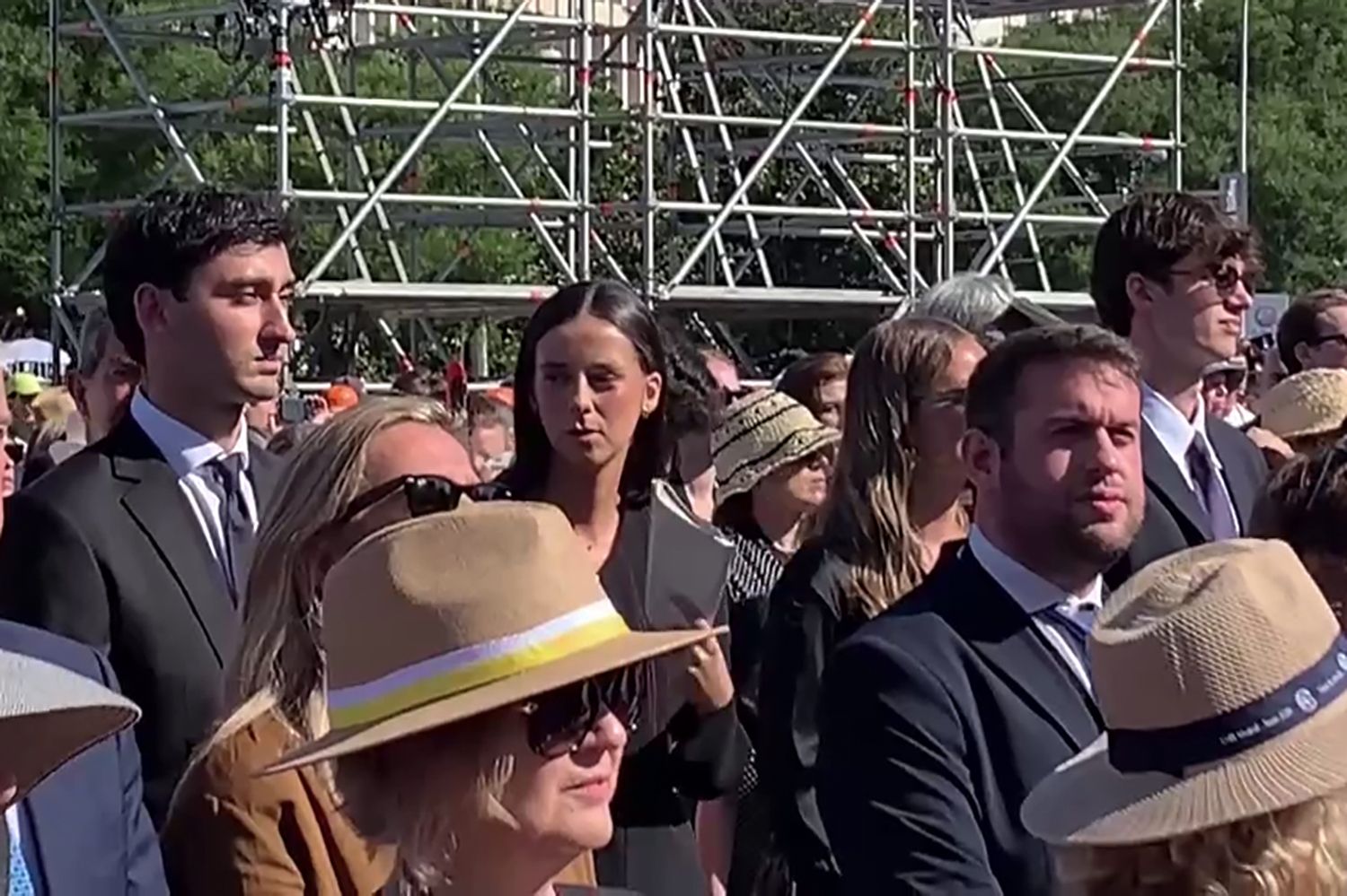 Las espectaculares imágenes de la masiva misa del Corpus Christi en Cibeles
