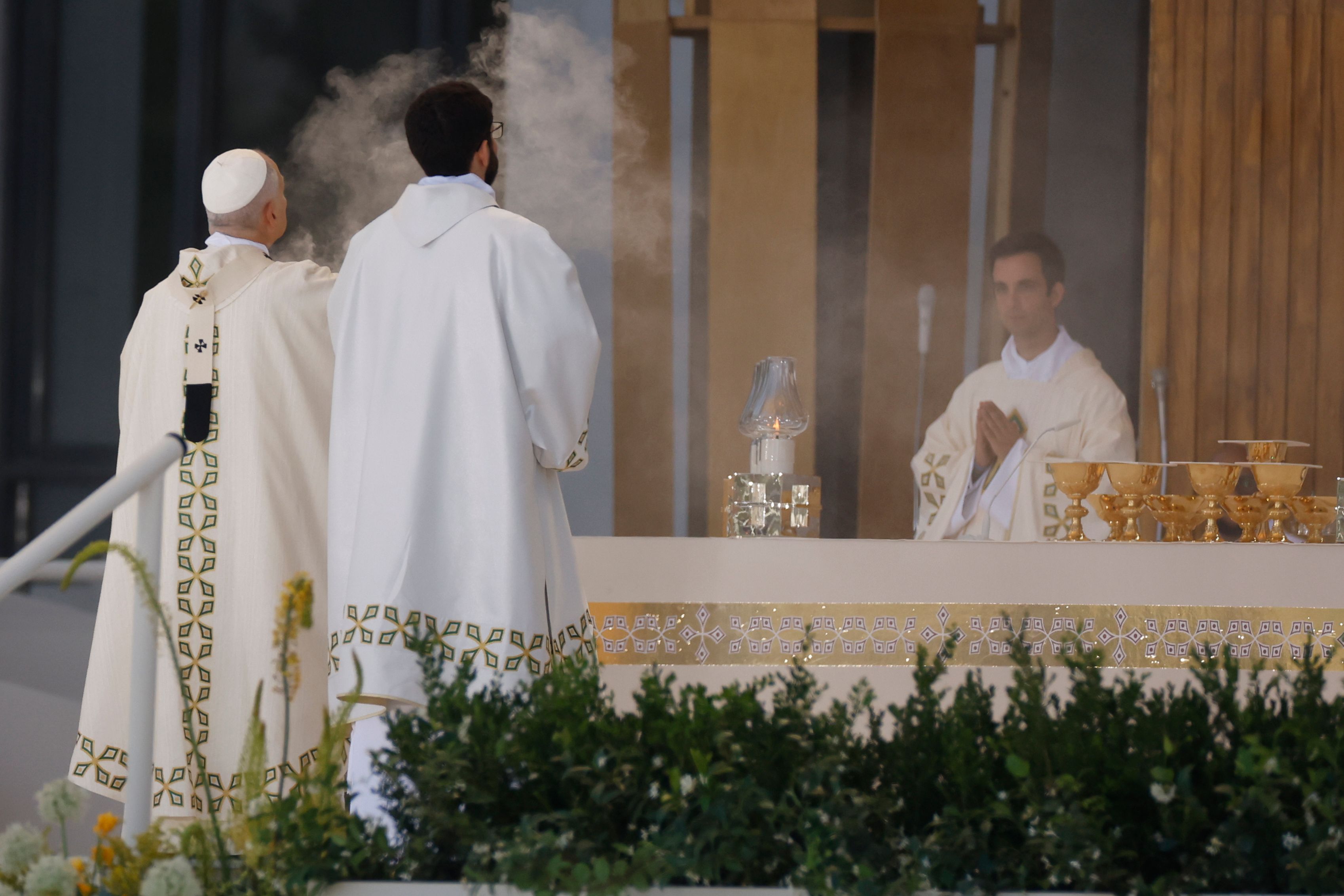 Las espectaculares imágenes de la masiva misa del Corpus Christi en Cibeles