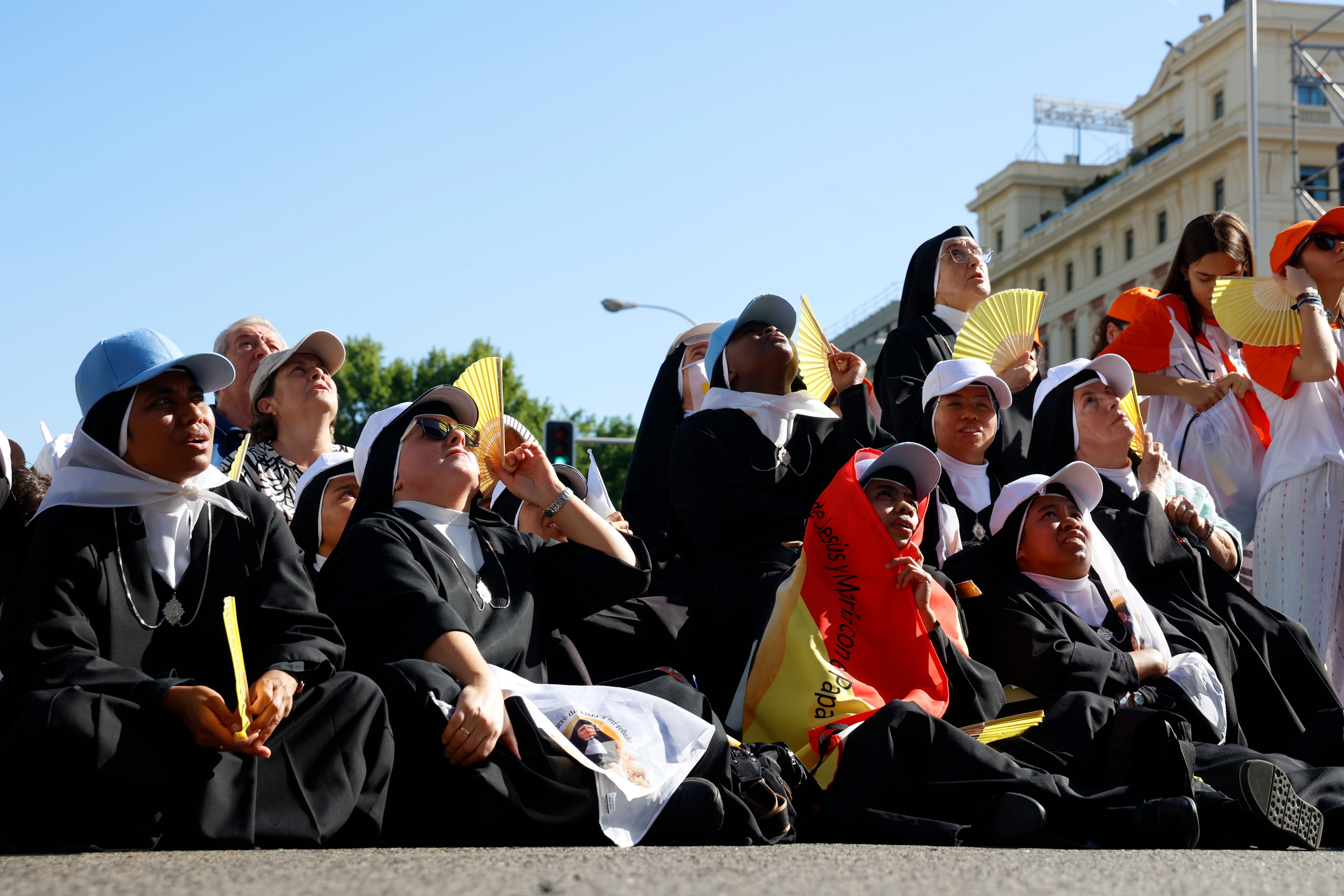 Las espectaculares imágenes de la masiva misa del Corpus Christi en Cibeles
