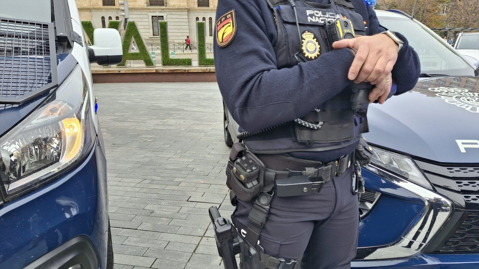 Seis detenidos y siete policías heridos en una reyerta multitudinaria en Pajarillos, Valladolid Seis detenidos y siete policías heridos en una reyerta multitudinaria en Pajarillos, Valladolid