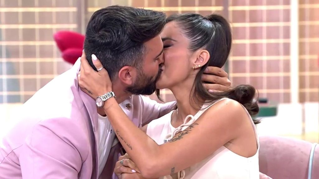Suso Álvarez emociona hasta las lágrimas a Marieta con una romántica declaración antes de su boda: "Gracias a ti soy mejor persona" Fiesta 2026 Top Vídeos 1217