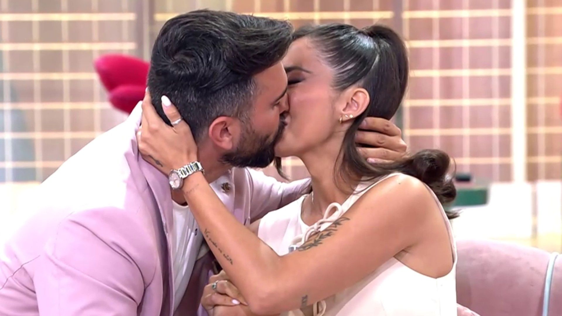 Suso Álvarez emociona hasta las lágrimas a Marieta con una r