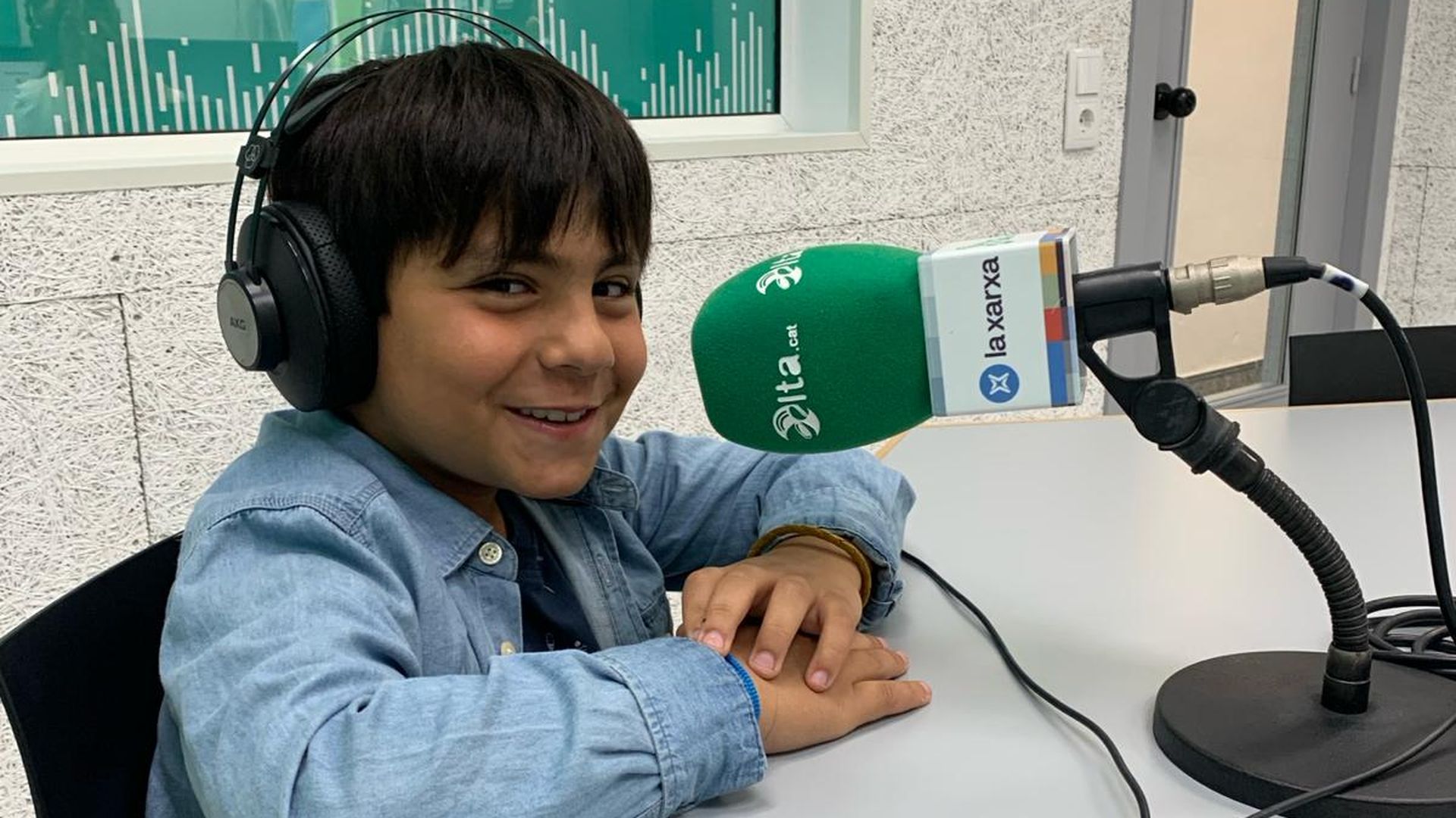 Arnau da charlas para que los demás conozcan el síndrome de Tourette
