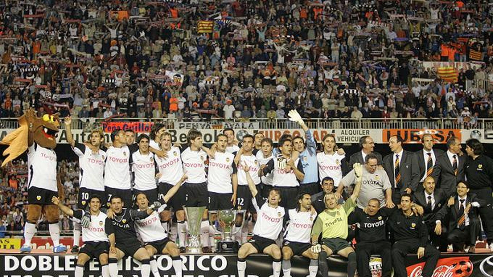 El Valencia CF logró el doblete en la 2003-04