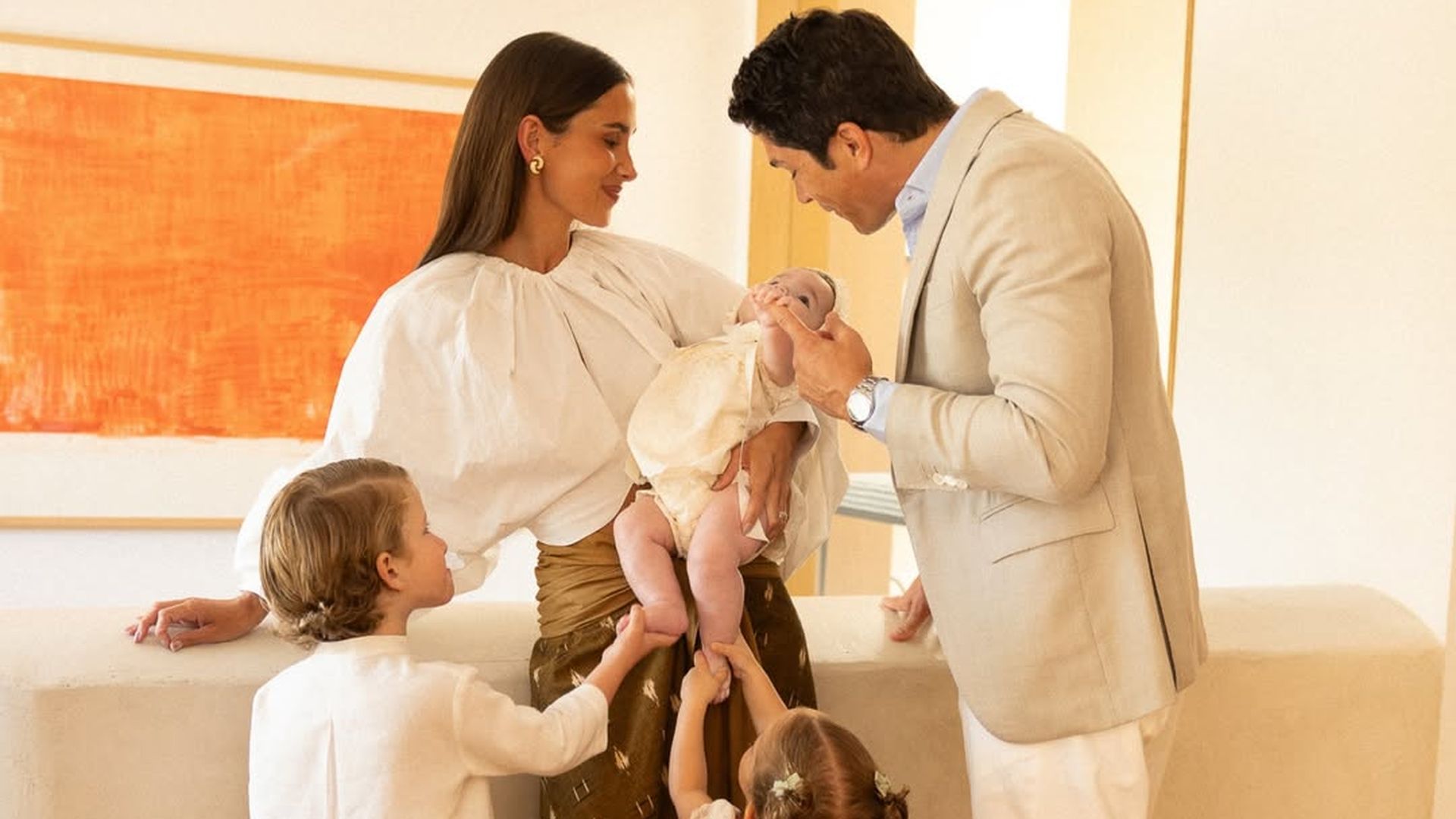 María Pombo ha publicado varias fotos sobre el bautizo de su hija, Mariana. María Pombo ha publicado varias fotos sobre el bautizo de su hija, Mariana.