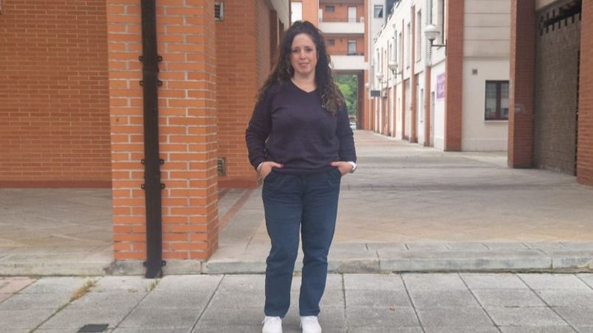 Marta Medina Lorenzo lleva cuatro años conduciendo autobuses y desde julio de 2025, trabaja para Lurraldebus Marta Medina Lorenzo lleva cuatro años conduciendo autobuses y desde julio de 2025, trabaja para Lurraldebus