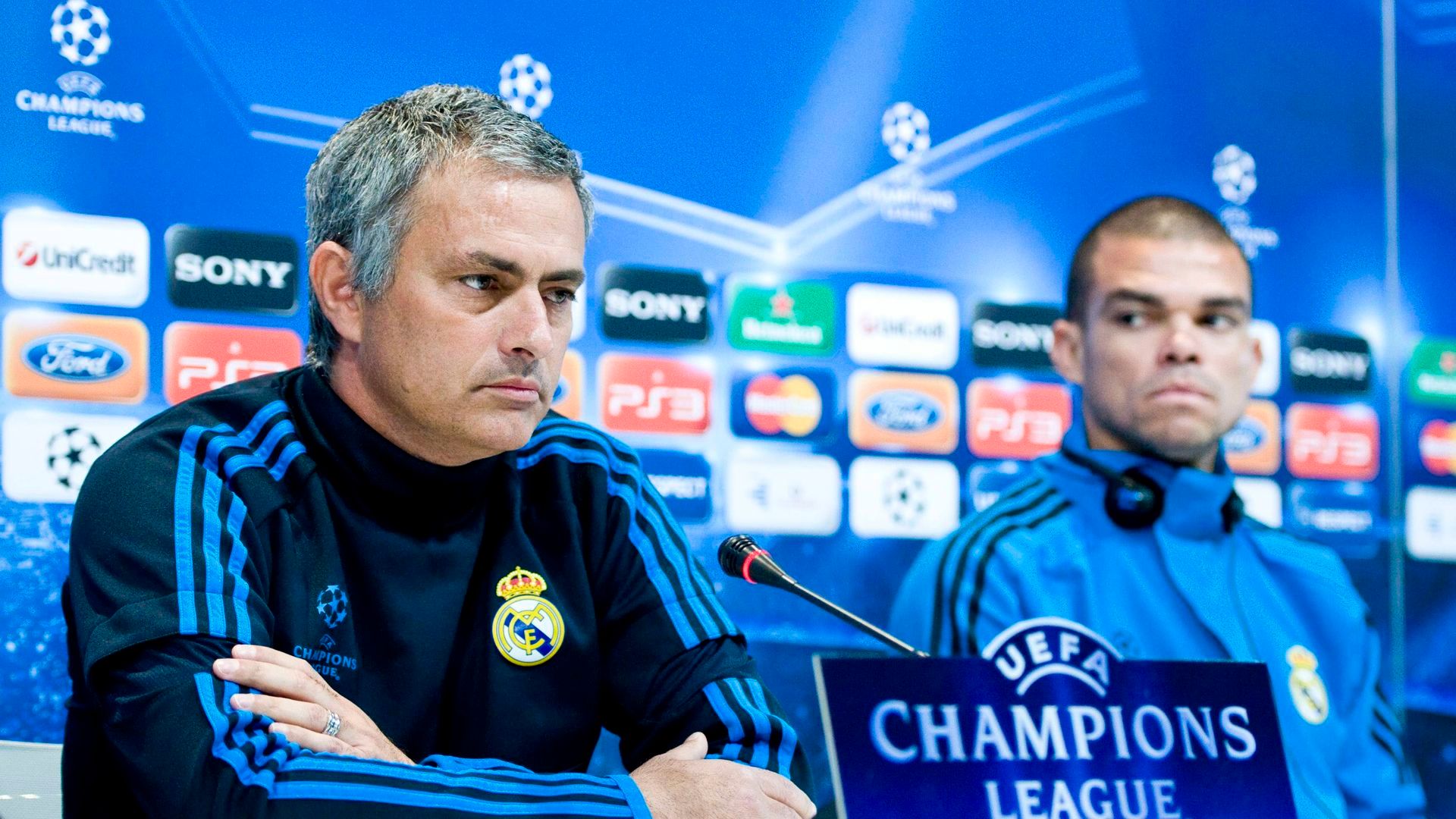 Mourinho junto a Pepe en rueda de prensa Mourinho junto a Pepe en rueda de prensa