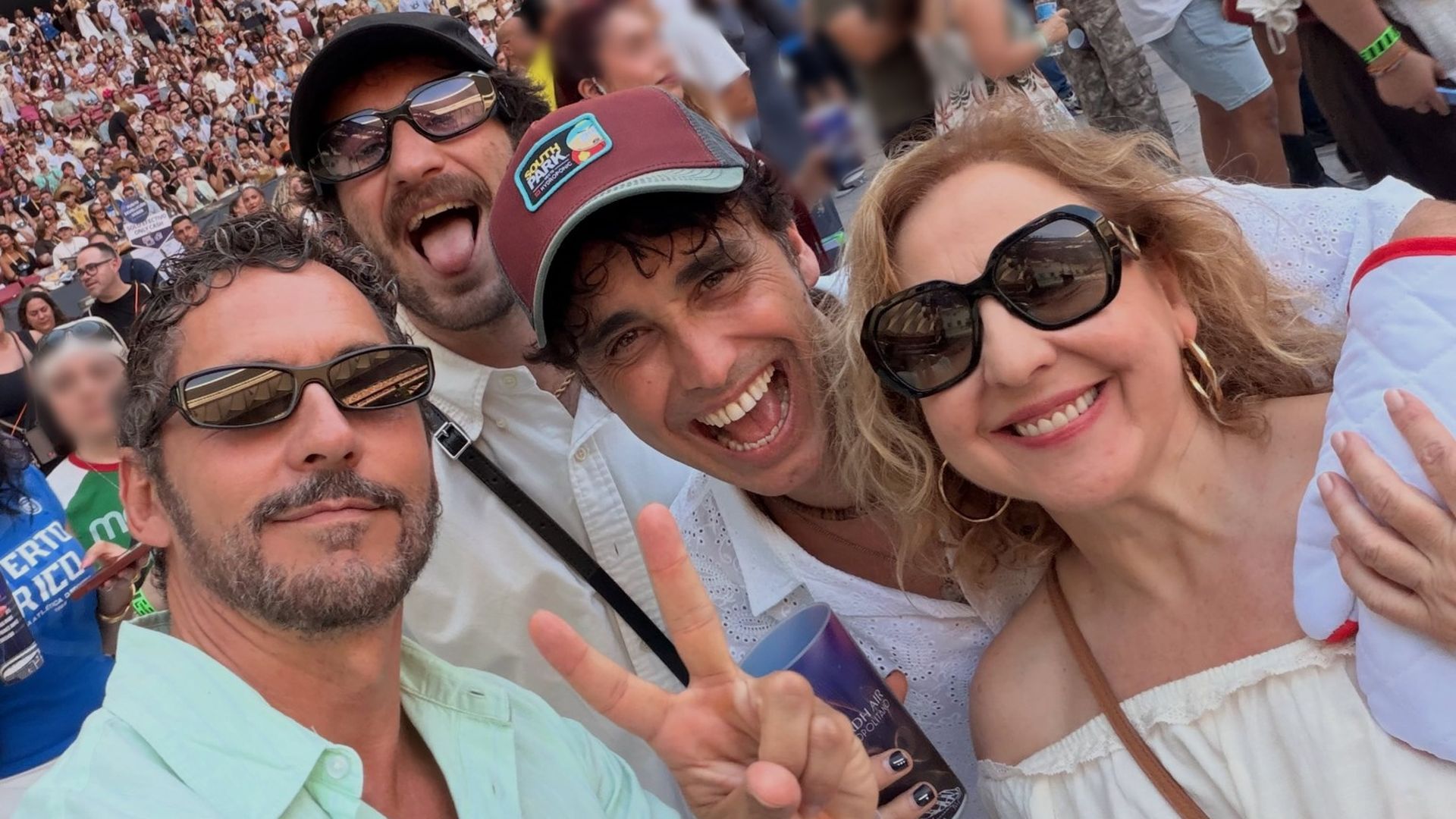 Paco León, David Castillo, Canco Rodríguez y Carmen Machi, en el último concierto de Bad Bunny Paco León, David Castillo, Canco Rodríguez y Carmen Machi, en el último concierto de Bad Bunny