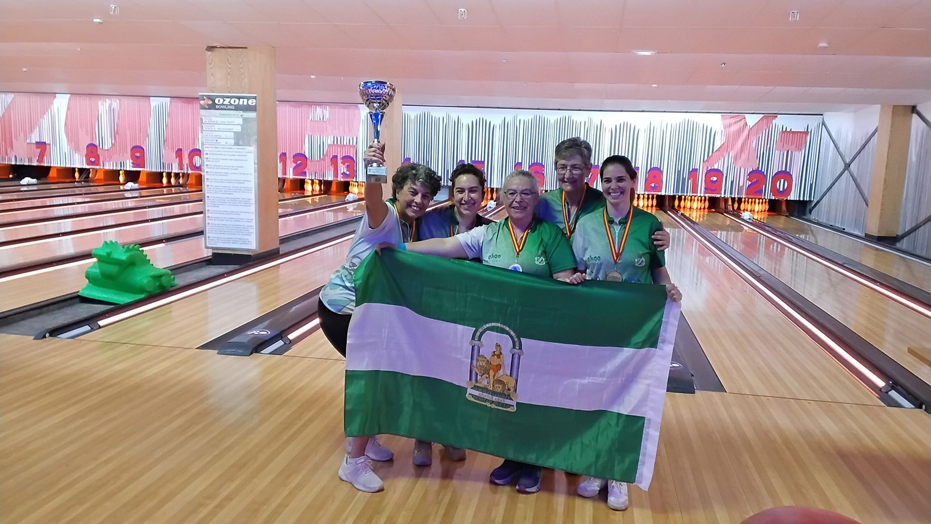 Selección Autonómica Femenina (Lola Marín, Lucía Jiménez, Toñi Mateo, Carmen Lozano y Laura Espinosa