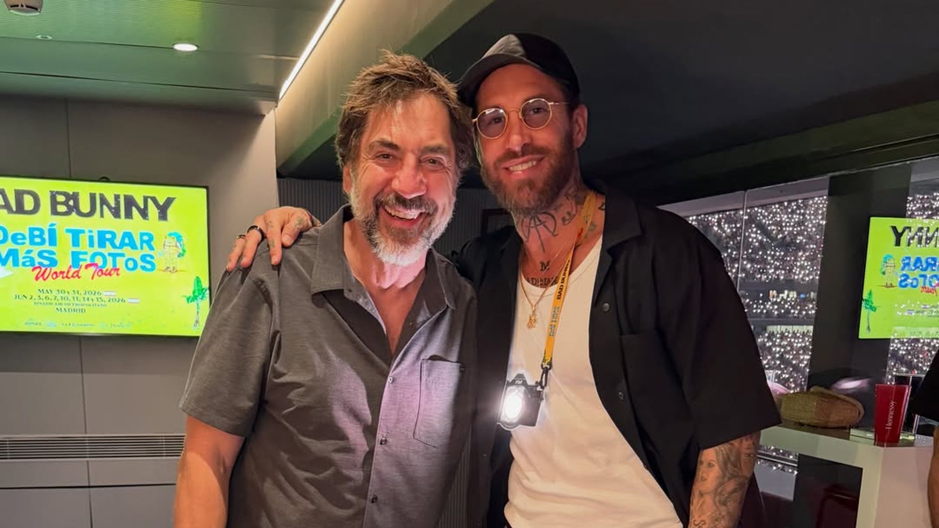 Sergio Ramos, junto a Javier Bardem en el concierto de Bad Bunny en el Metropolitano