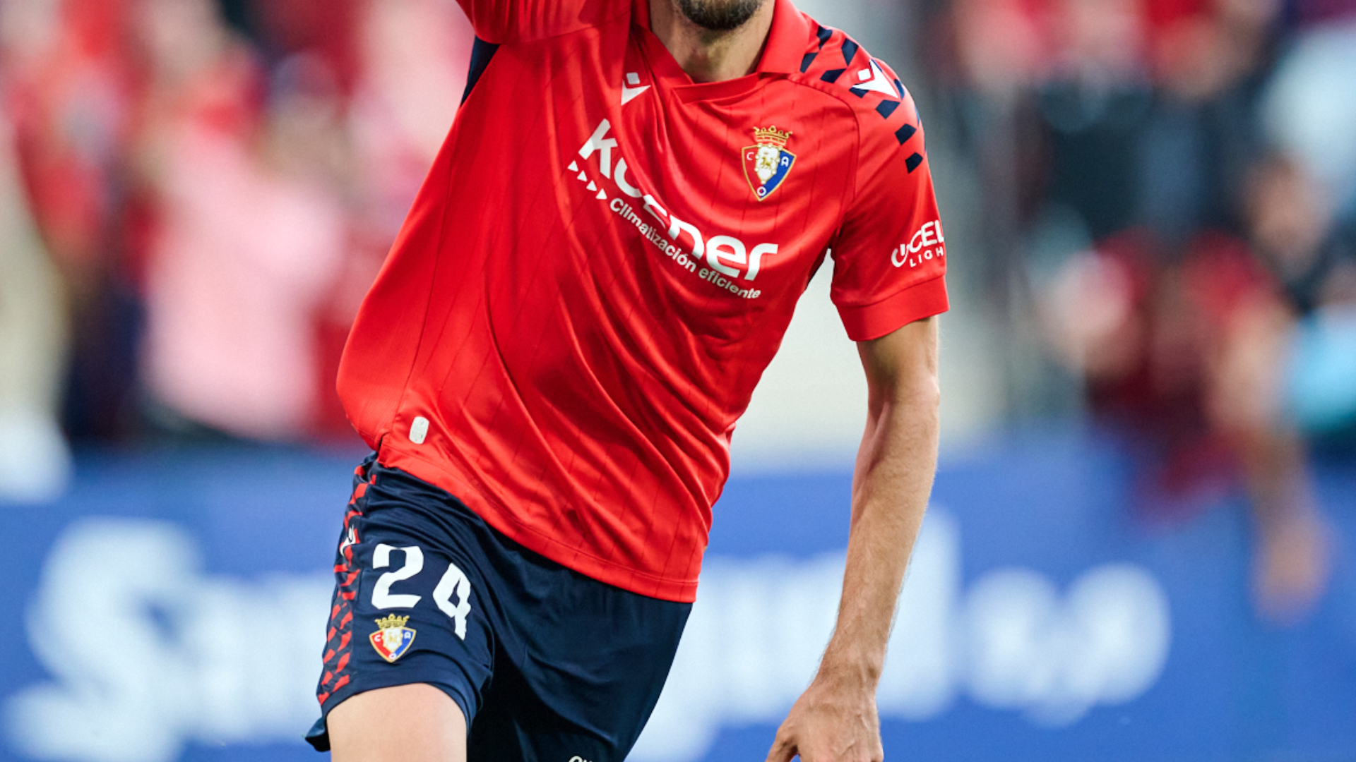 Un jugador de Osasuna celebra un gol en El Sadar Un jugador de Osasuna celebra un gol en El Sadar