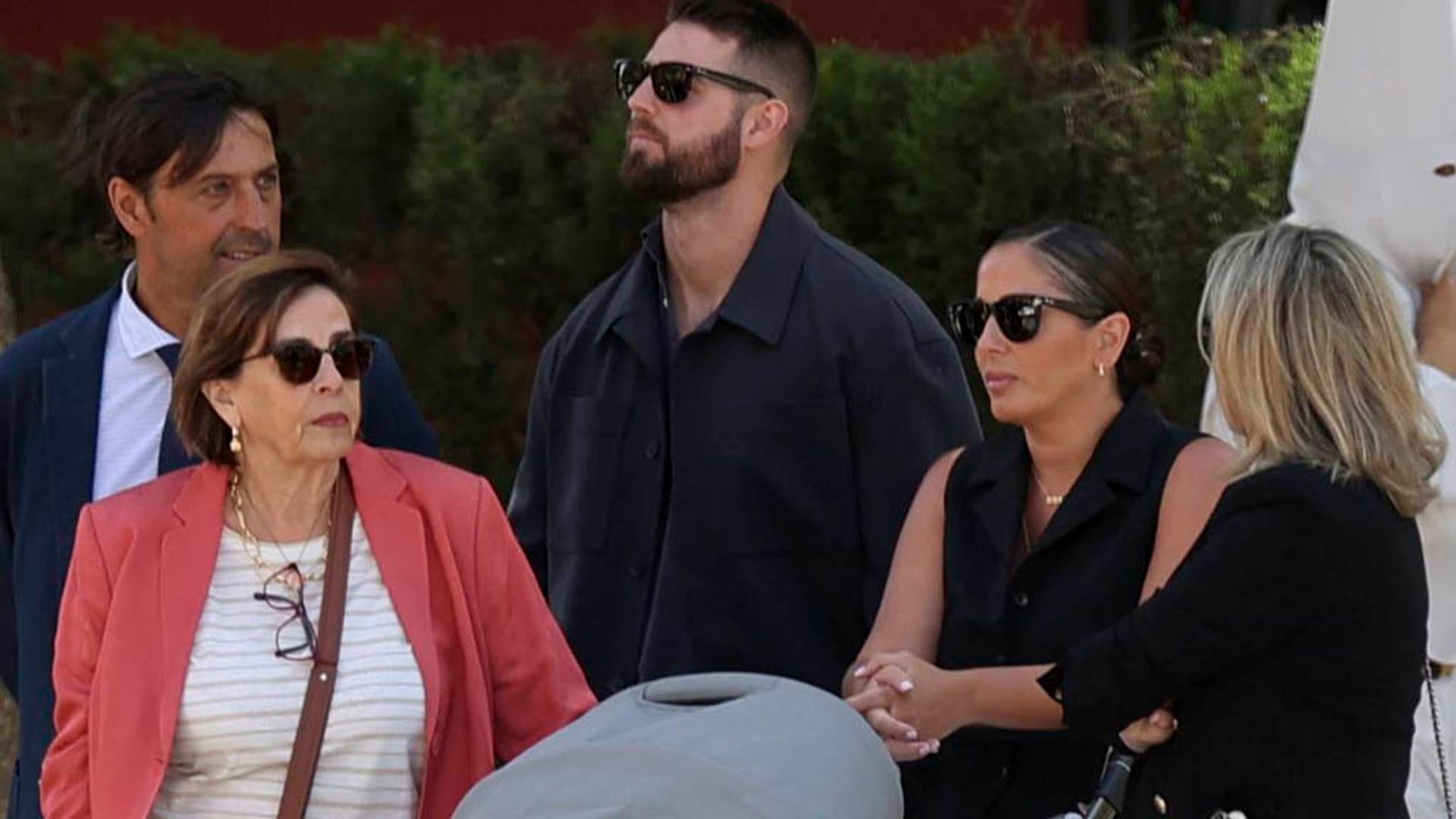 Anabel Pantoja, David Rodríguez, sus suegros y su madre Anabel Pantoja, David Rodríguez, sus suegros y su madre