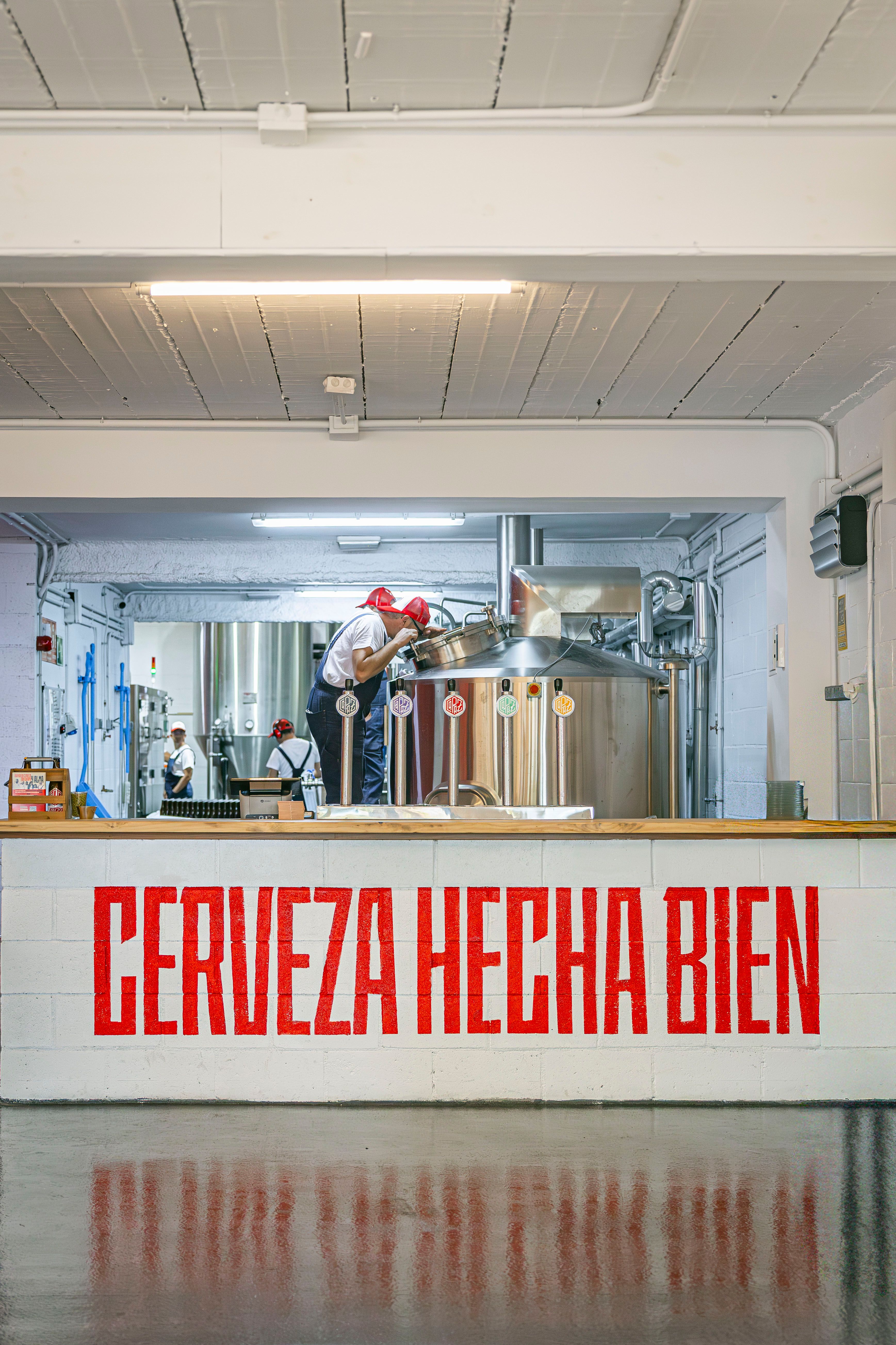 Además, está bien hecha