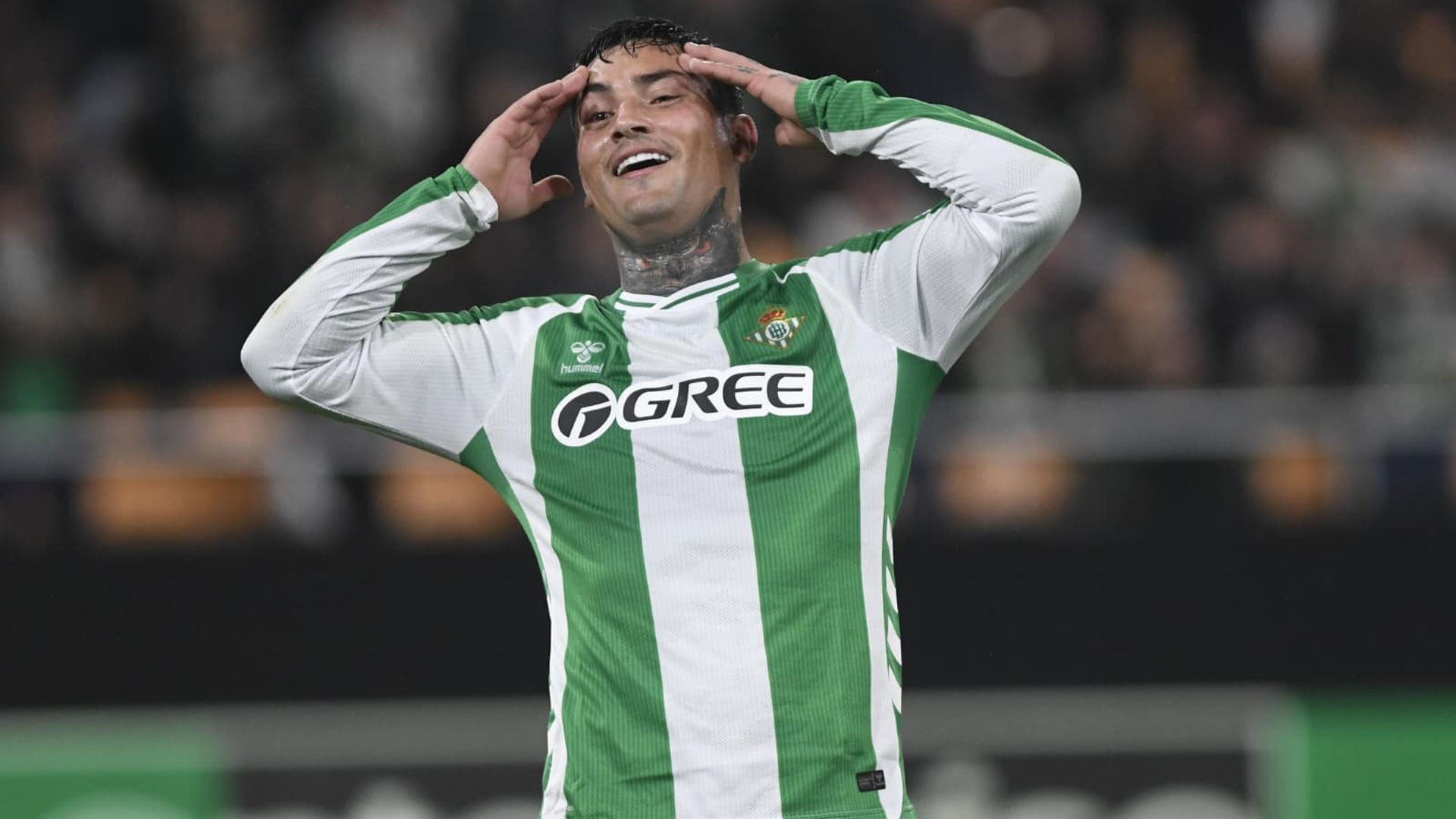 Chimy Ávila, en el Betis - Feyenoord.