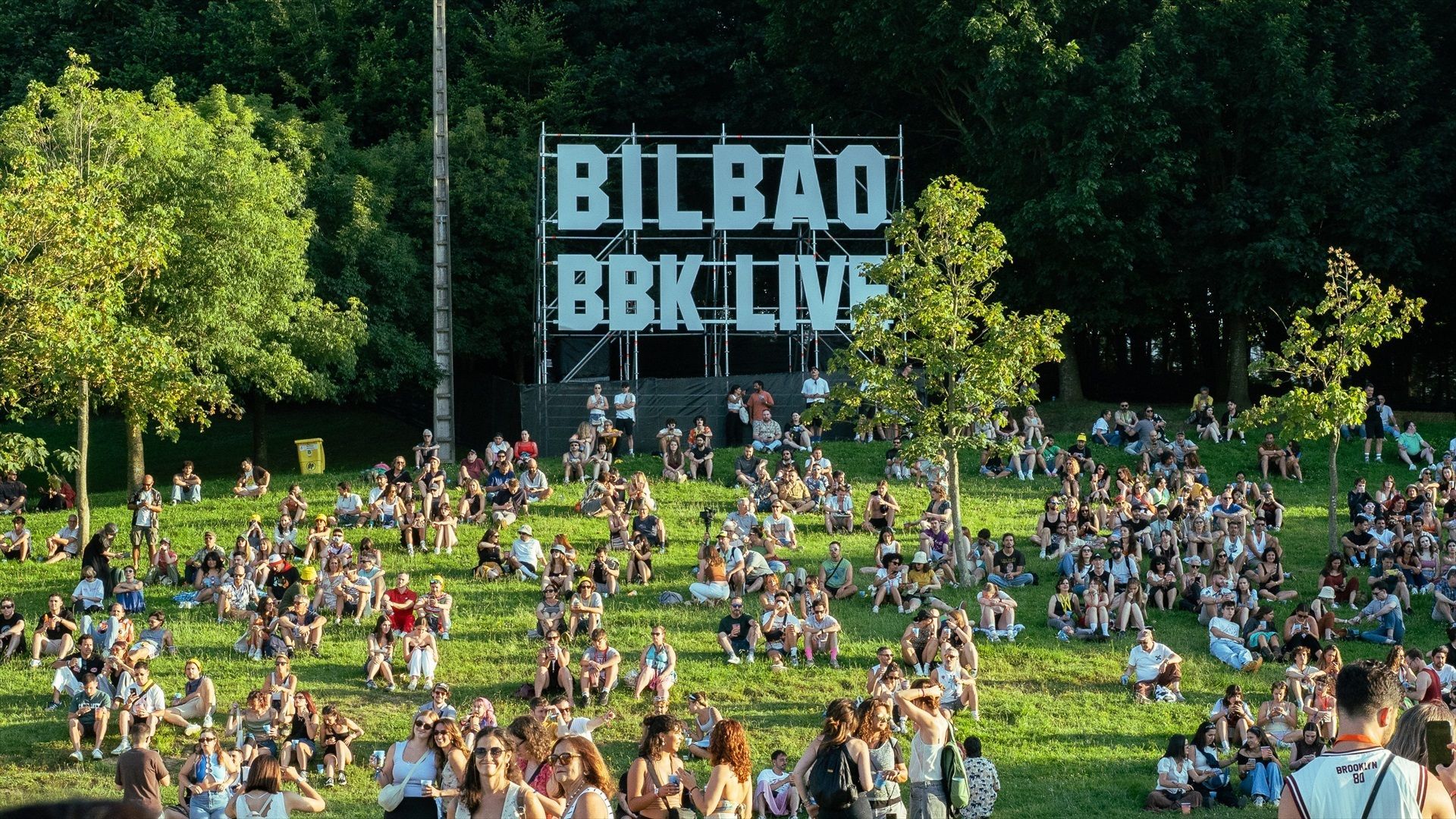 Desde Calvin Harris y Robbie Williams hasta Dellafuente: Bilbao BBK Live celebra su 20 aniversario con grandes apuestas musicales Desde Calvin Harris y Robbie Williams hasta Dellafuente: Bilbao BBK Live celebra su 20 aniversario con grandes apuestas musicales