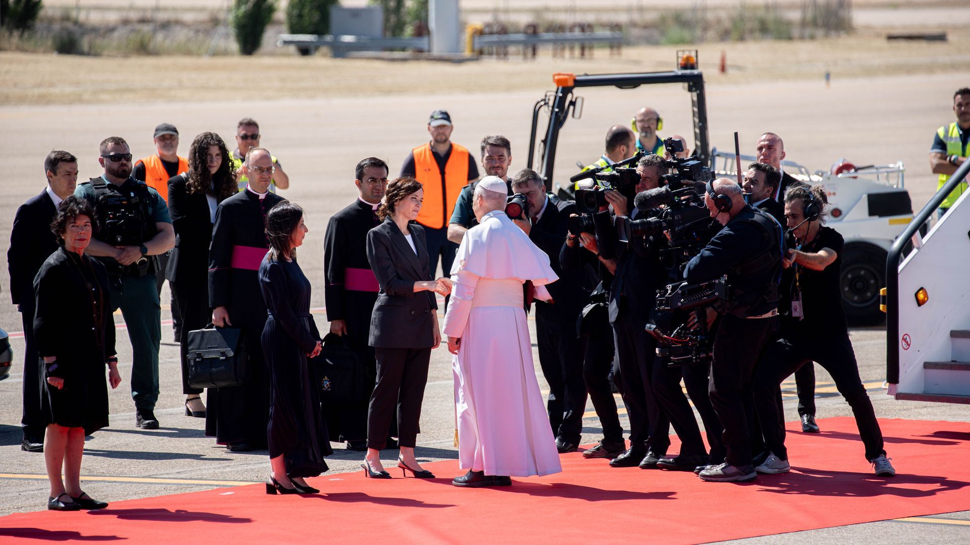 El papa León XIV, antes de partir rumbo a Barcelona