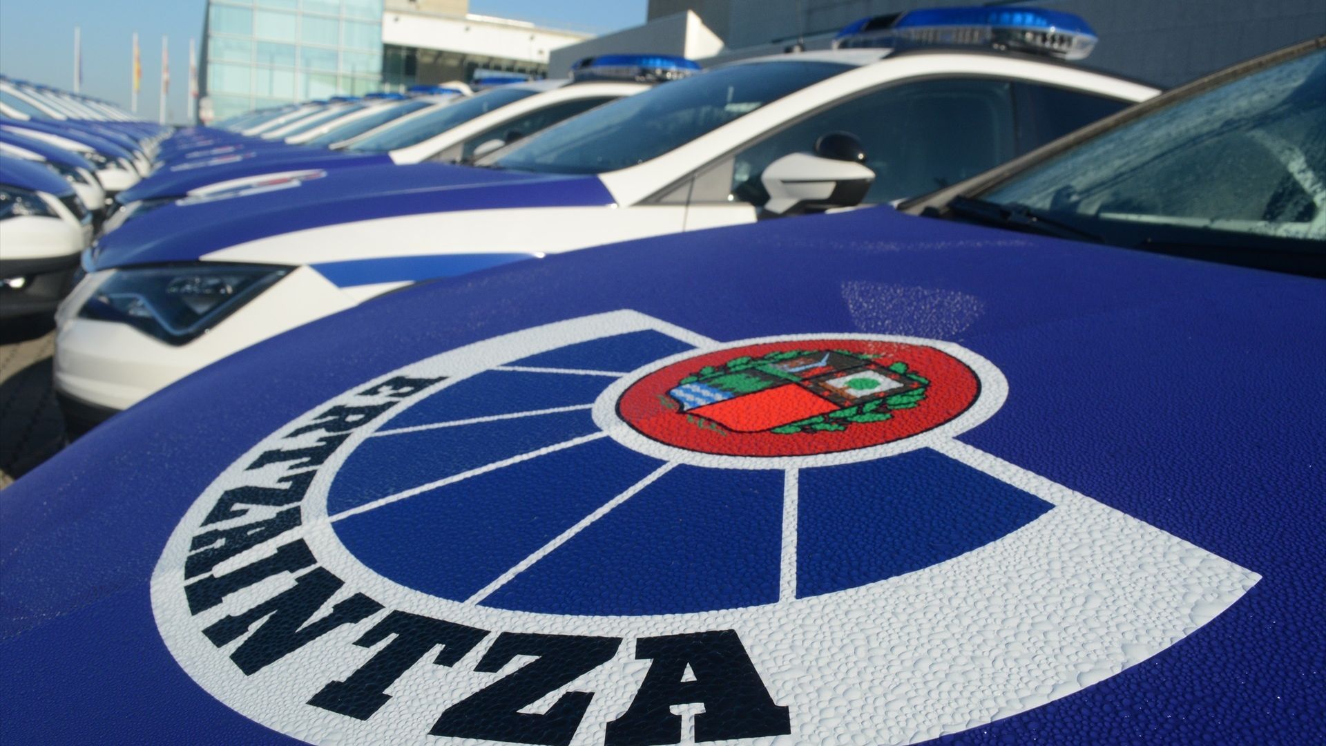 La menor agredida sexualmente en Etxebarri, Vizcaya, señala a tres amigos de 14 y 15 años como presuntos autores de los hechos La menor agredida sexualmente en Etxebarri, Vizcaya, señala a tres amigos de 14 y 15 años como presuntos autores de los hechos