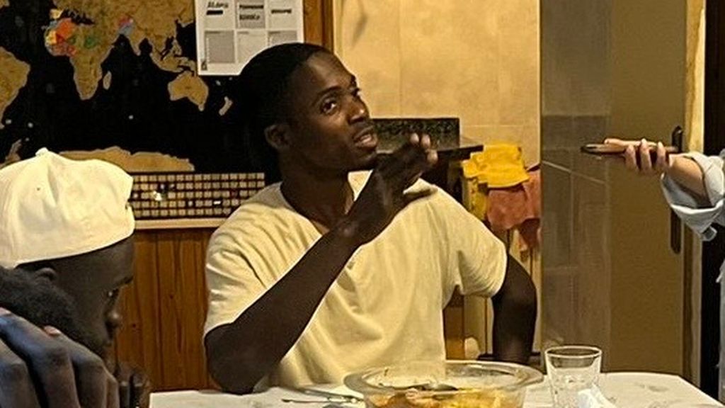 Mamadou, el joven de Guinea que arriesgó su vida en una patera para alcanzar su sueño de ser enfermero en España: "Vi a muchas personas sufrir"